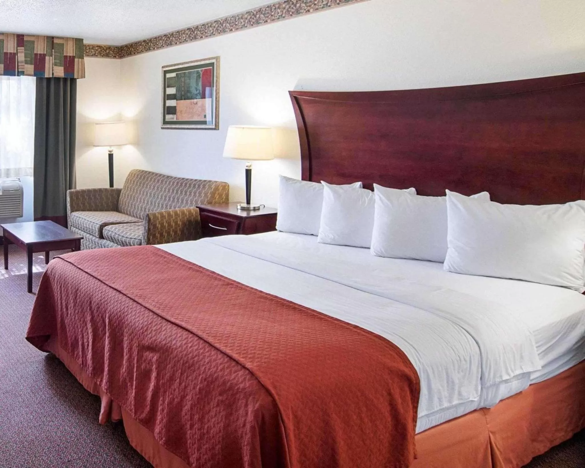 King Suite - Accessible/Smoking in Quality Inn Midland