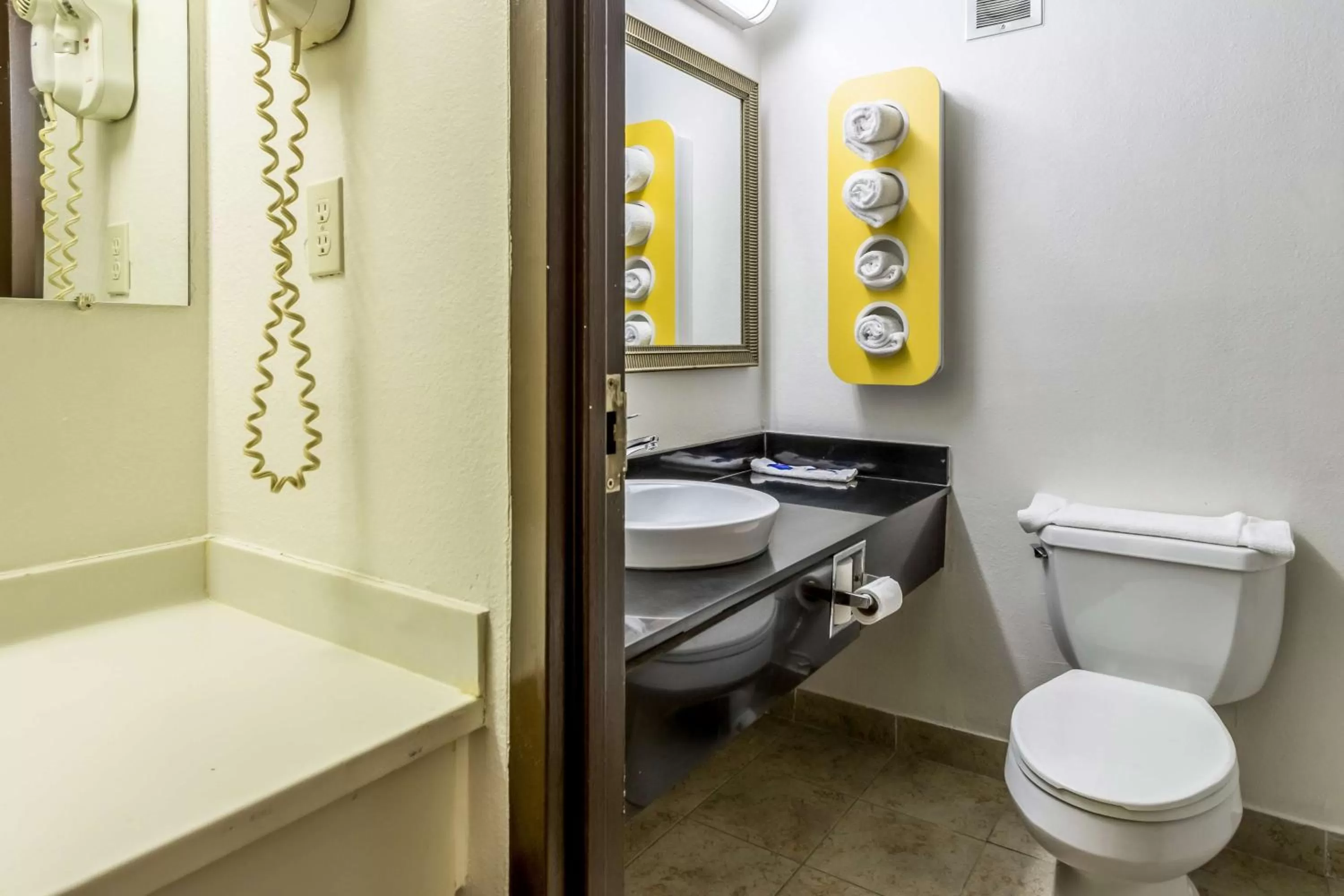 Photo of the whole room in Motel 6-Springfield, OH