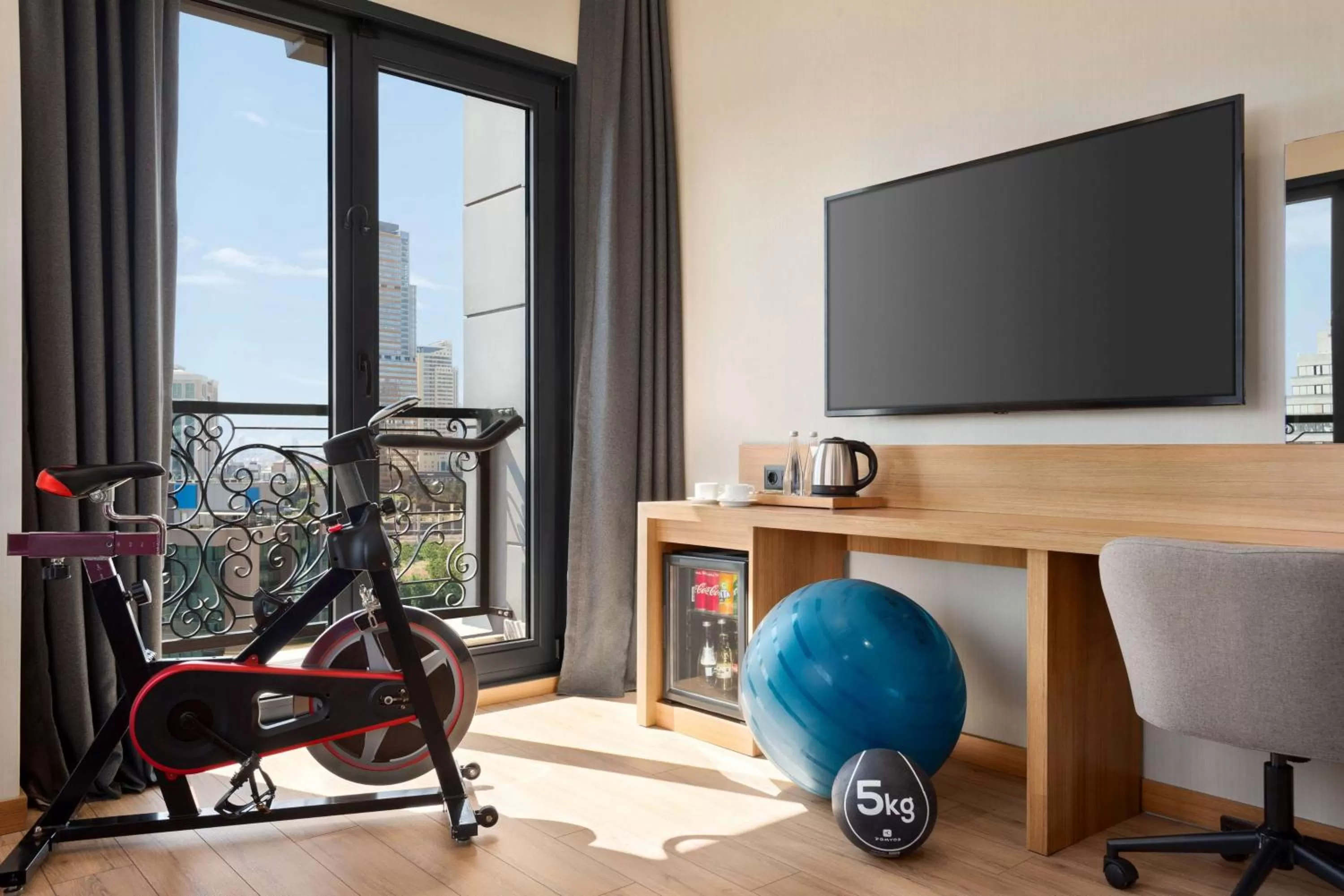 Photo of the whole room in Tryp by Wyndham Istanbul Atasehir