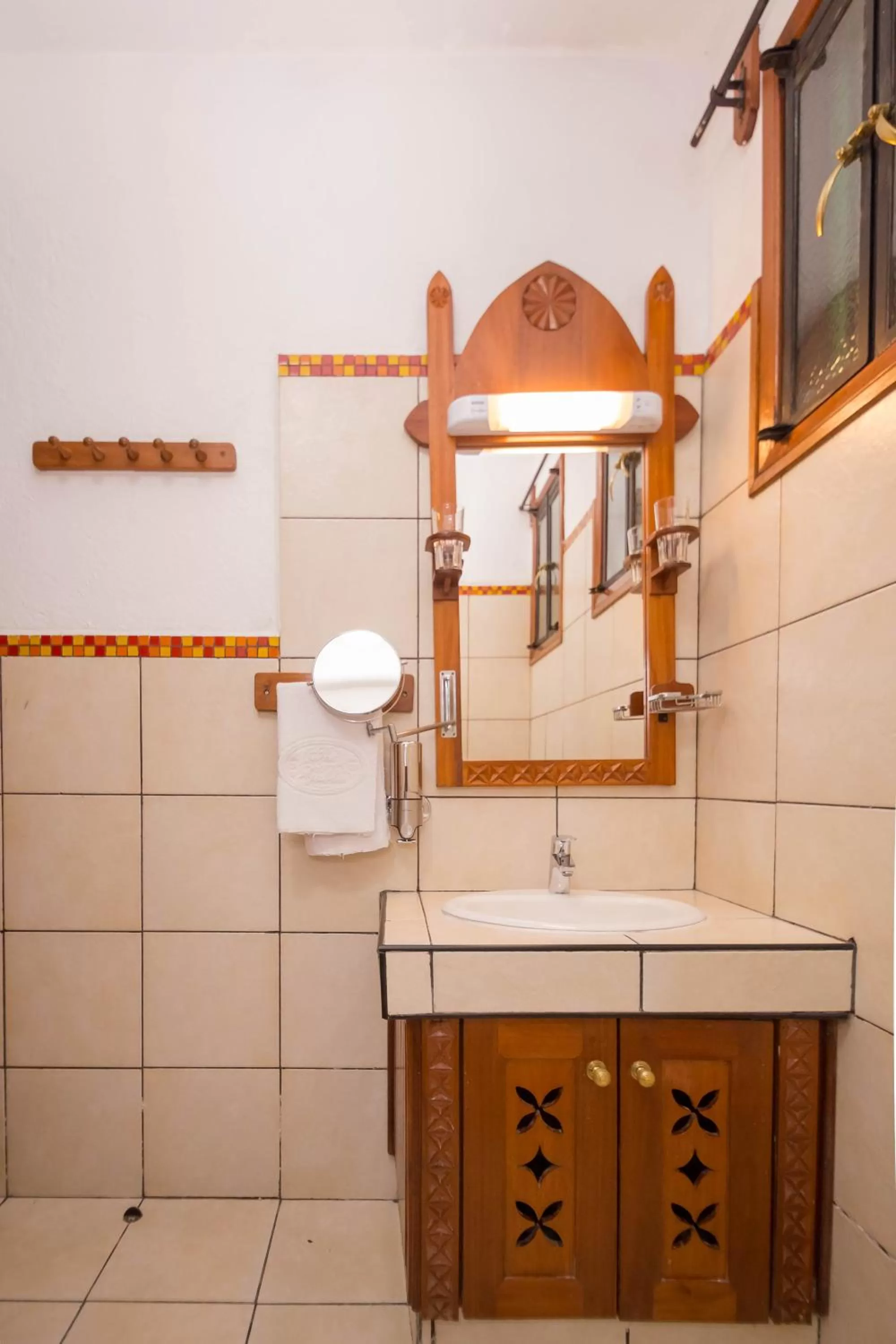 Bathroom in The King Post