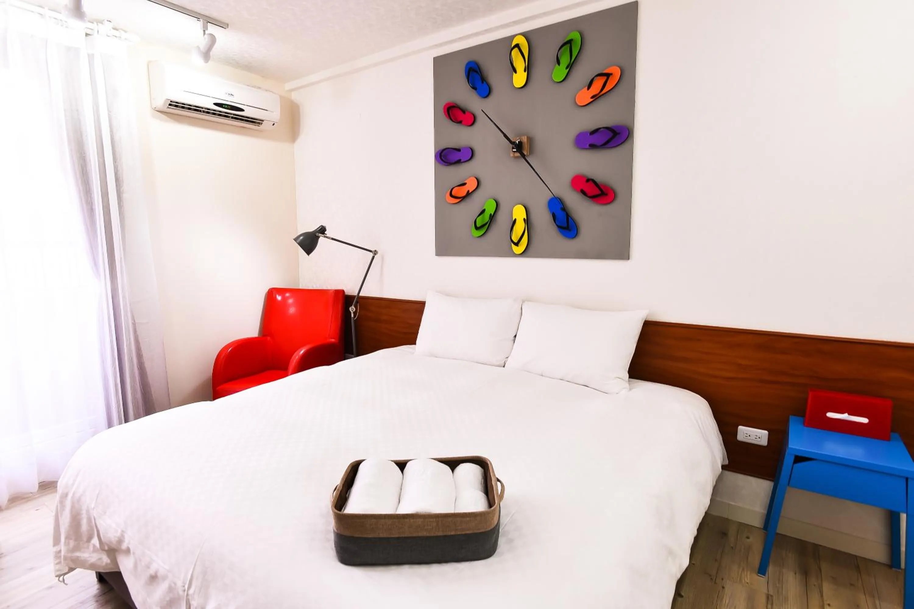 Bed in Rainbow Island