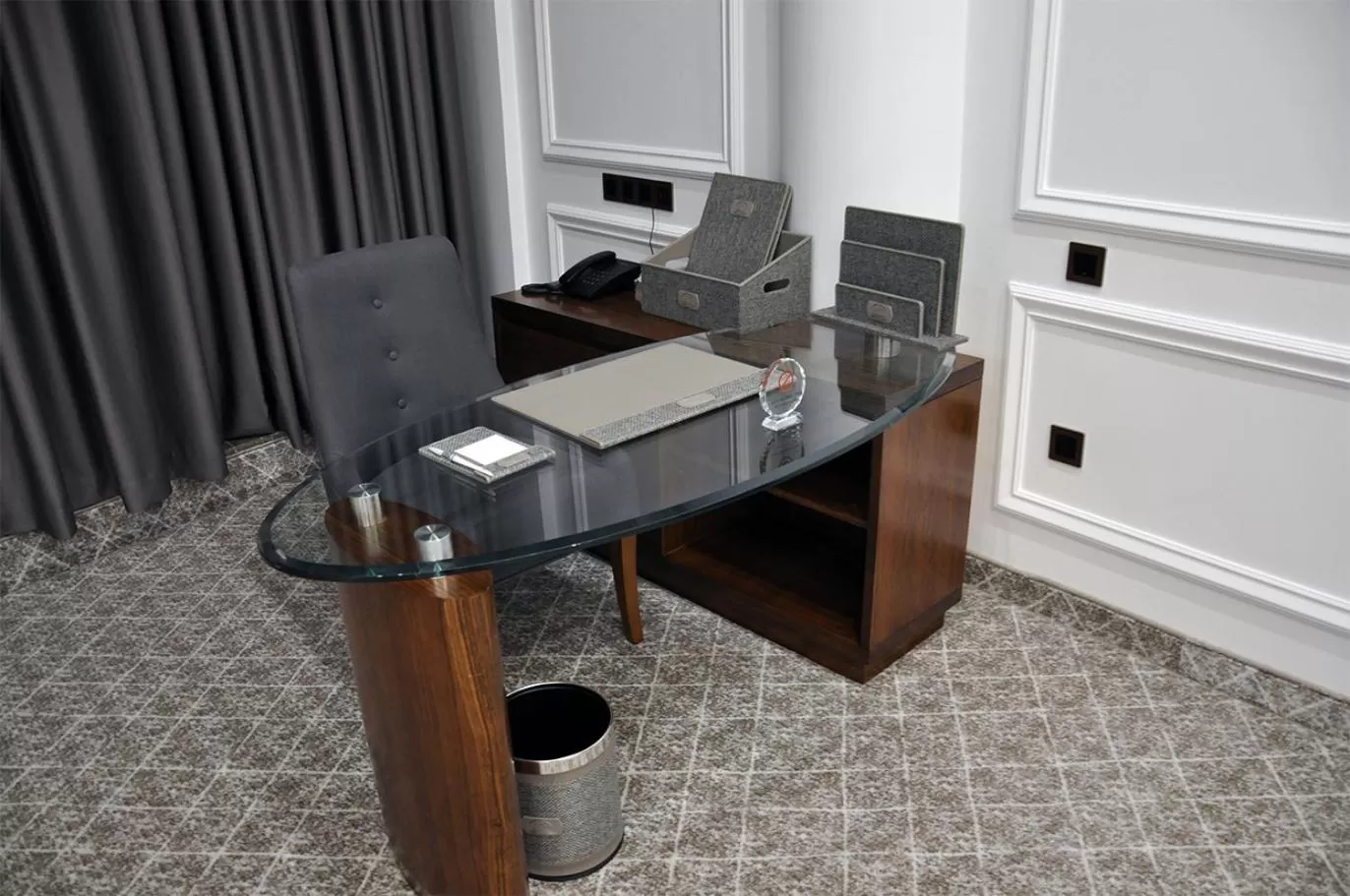 Parliament Palace Hotel