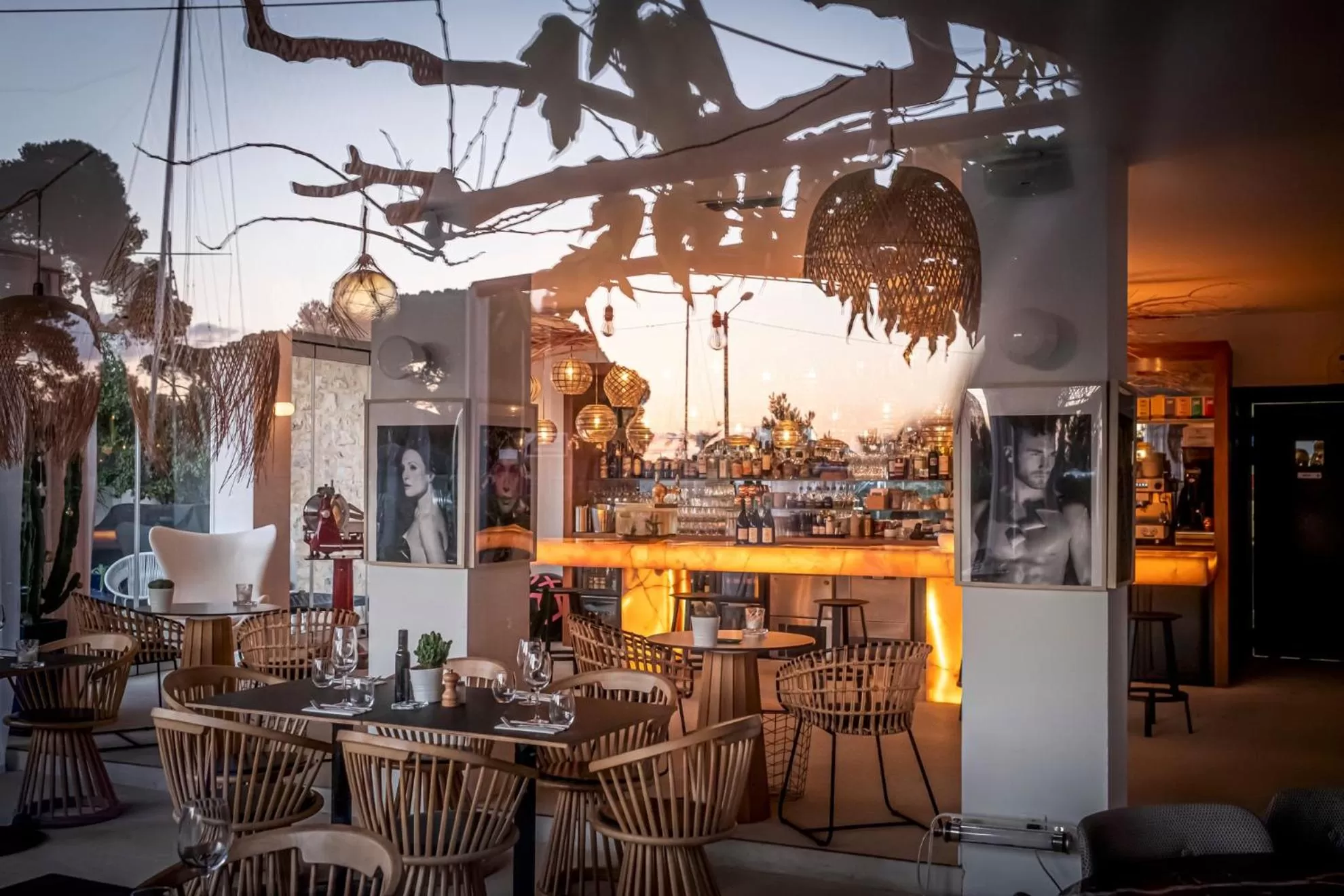 Restaurant/places to eat in Hôtel La Reine Jane