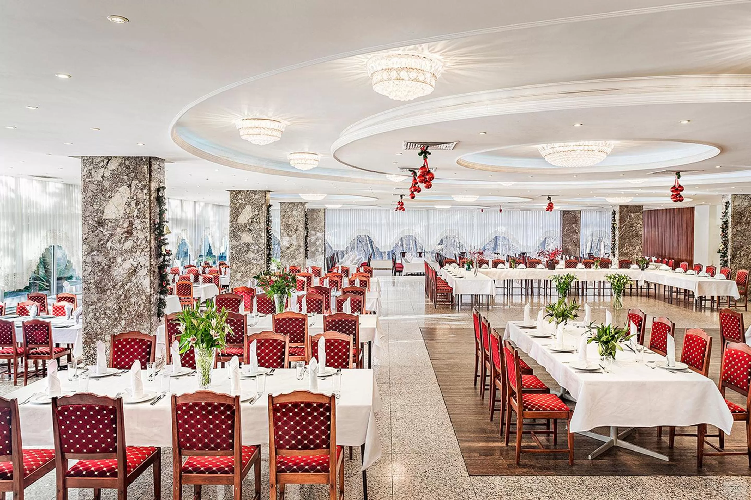Restaurant/places to eat in Park Hotel Moskva