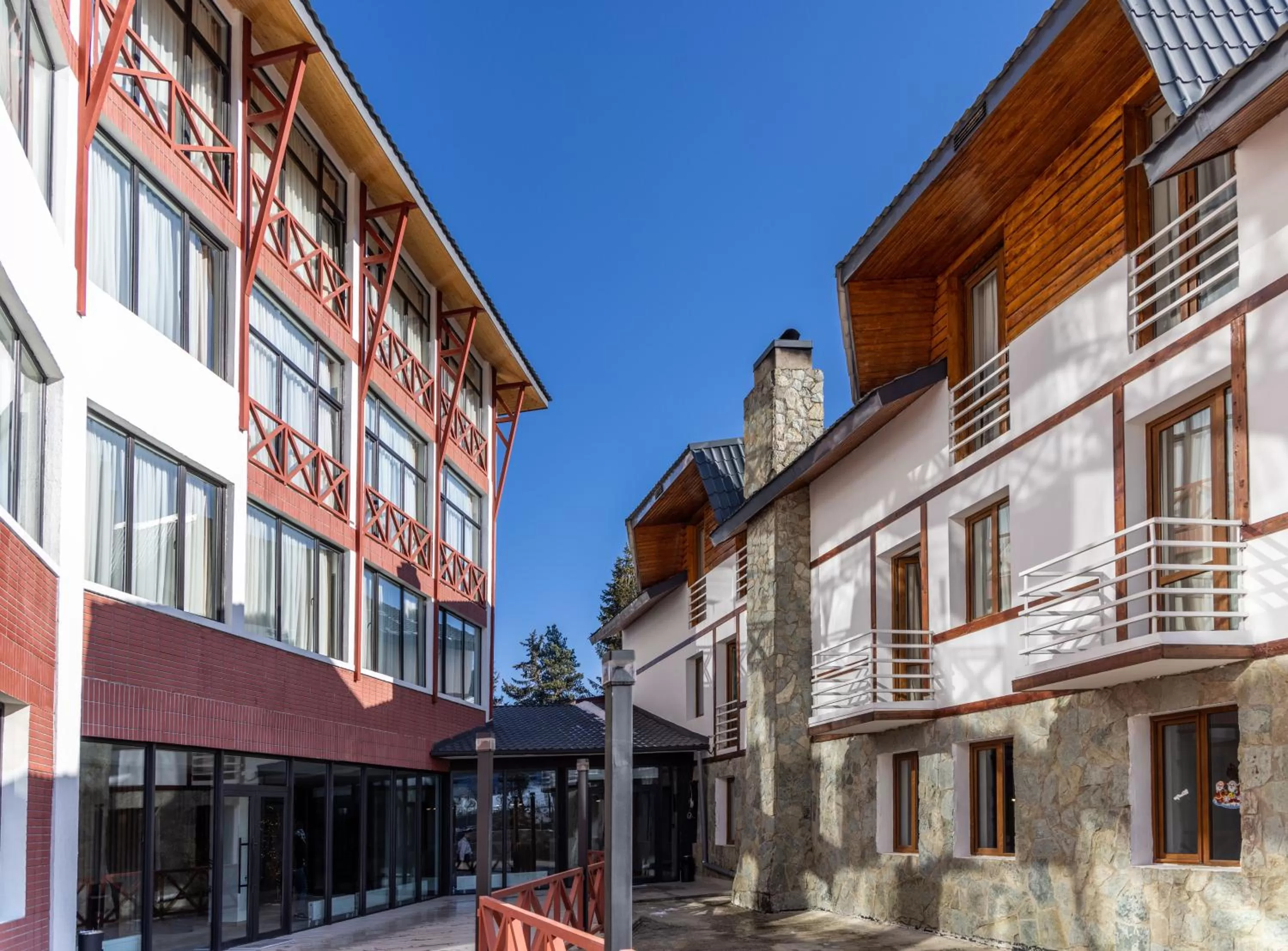 Property Building in Hotel 1700