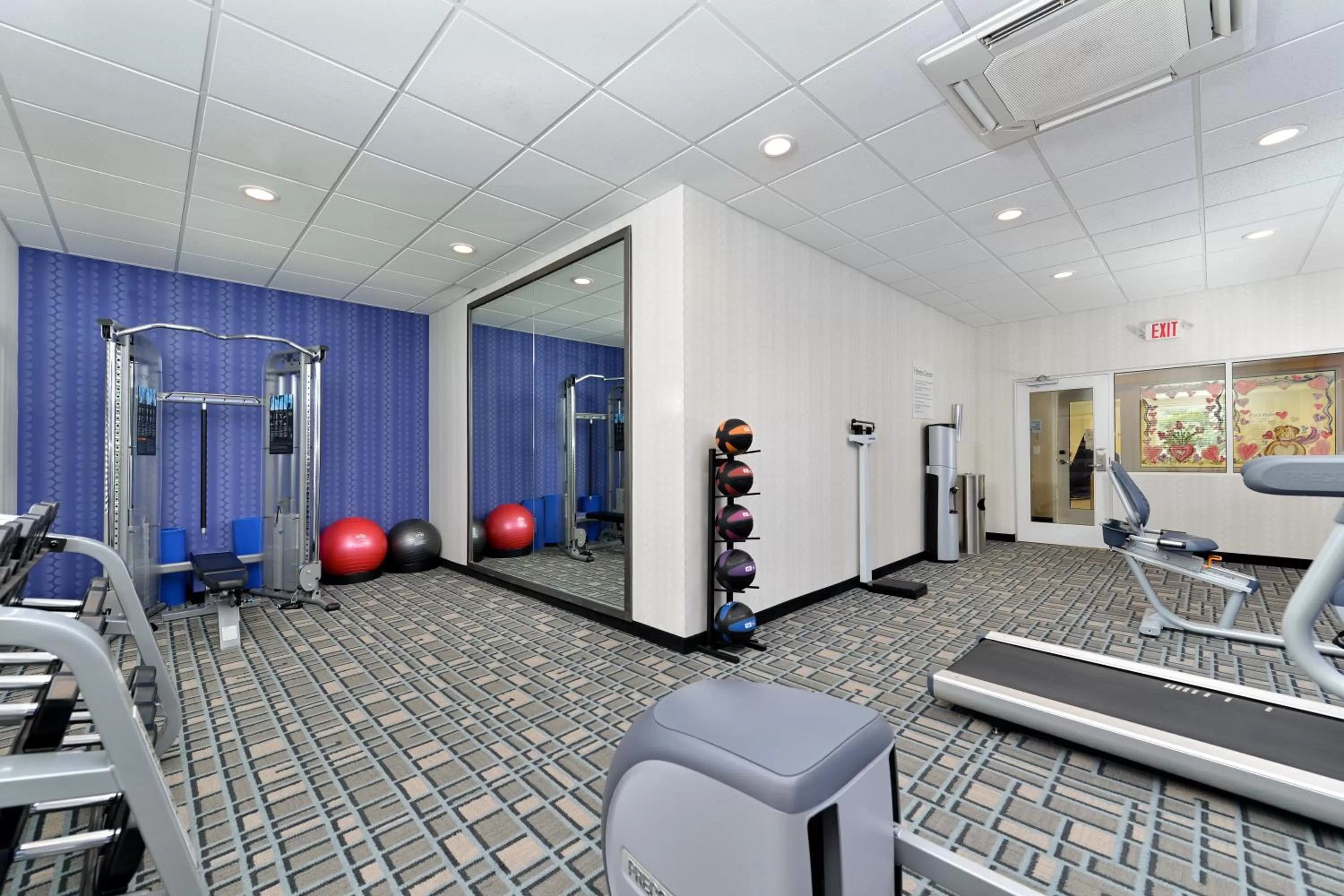 Fitness centre/facilities in Holiday Inn Express & Suites Peekskill-Lower Hudson Valley by IHG