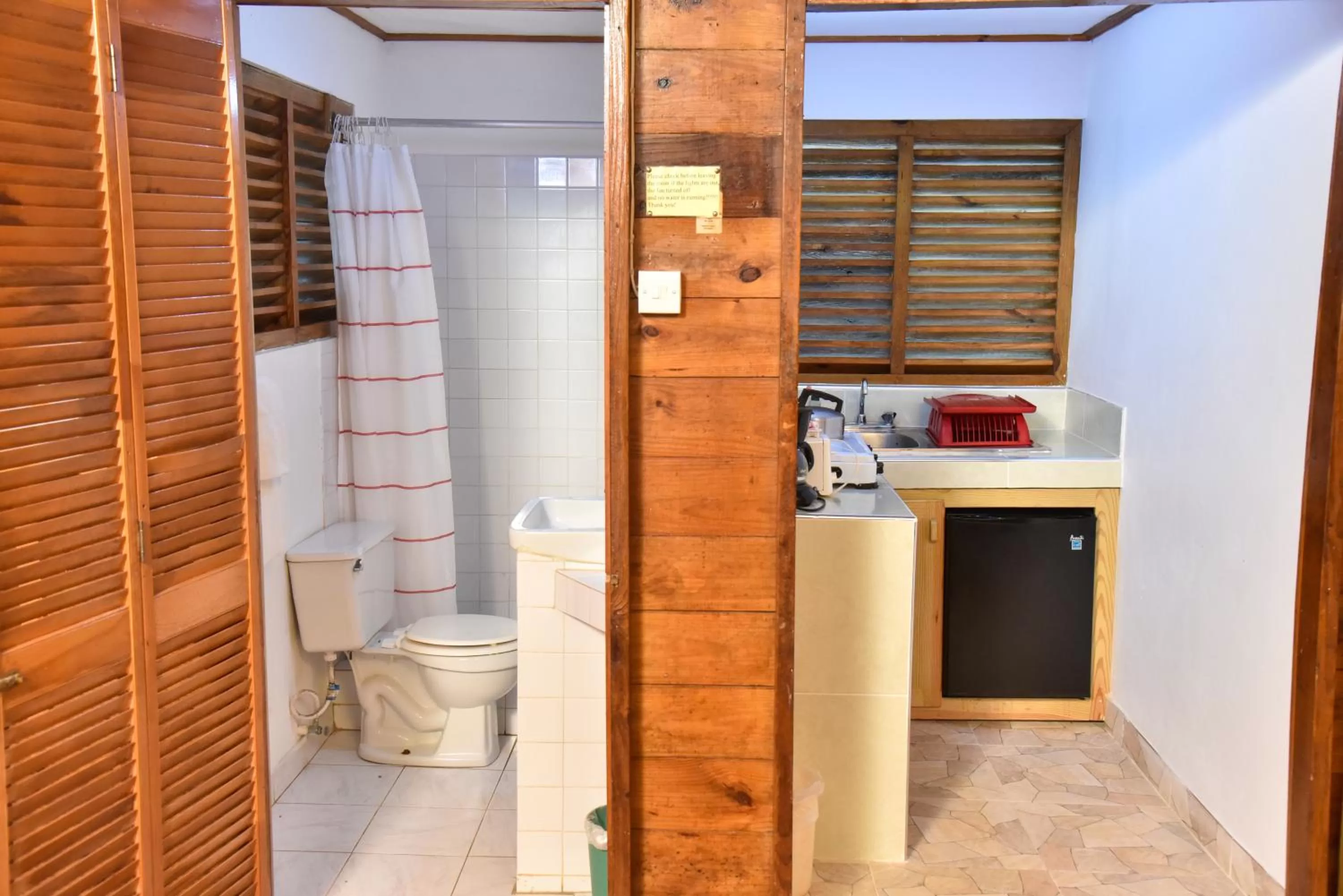 Bathroom in Lighthouse Inn 2