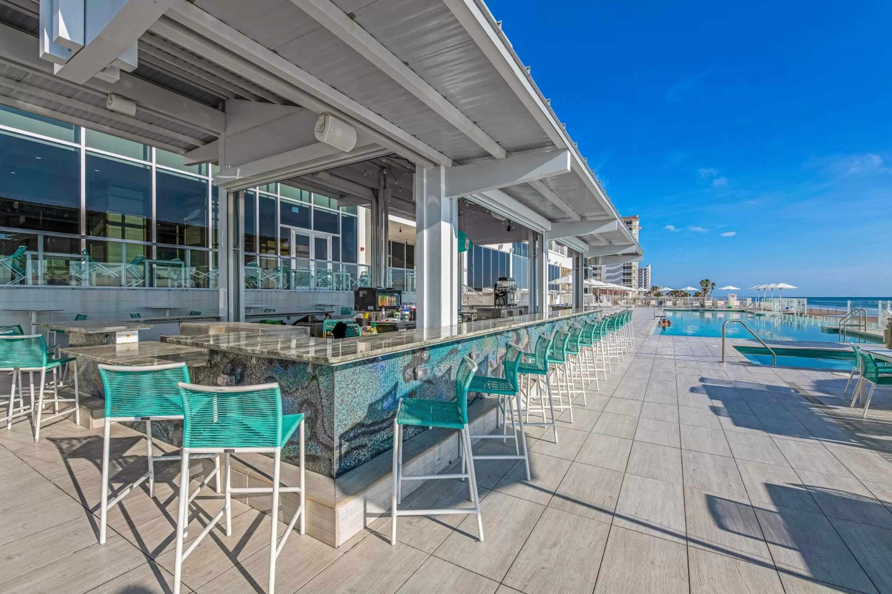 Lounge or bar in Daytona Grande Oceanfront Resort