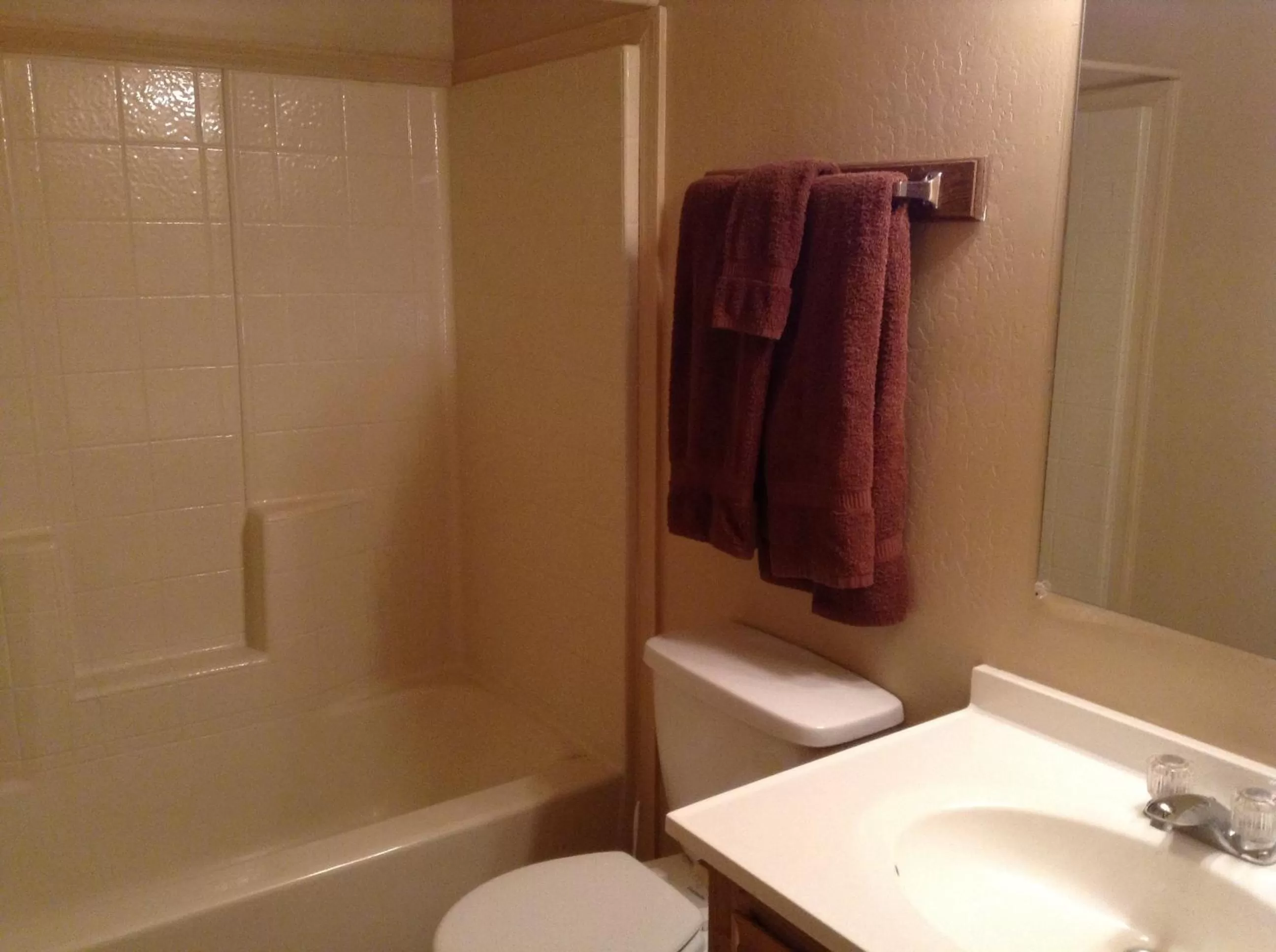 Shower, Bathroom in Rainbows End Fishing Resort