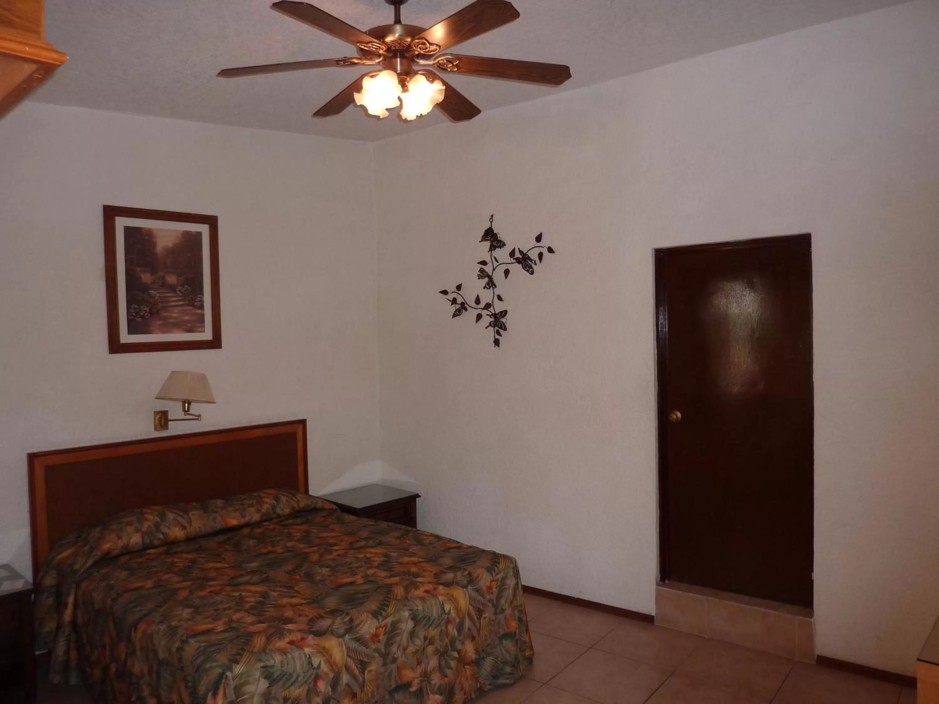 Bedroom, Bed in Hotel Bajo el Volcan