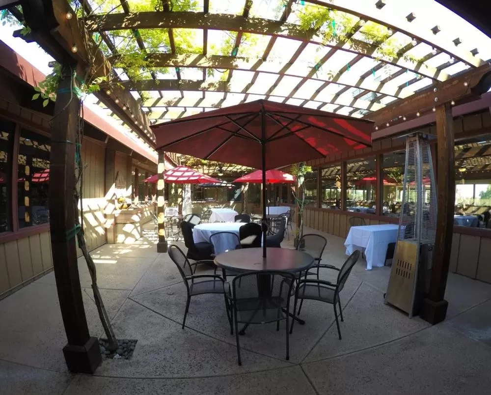 Restaurant/places to eat in Ridgemark Golf Club and Resort