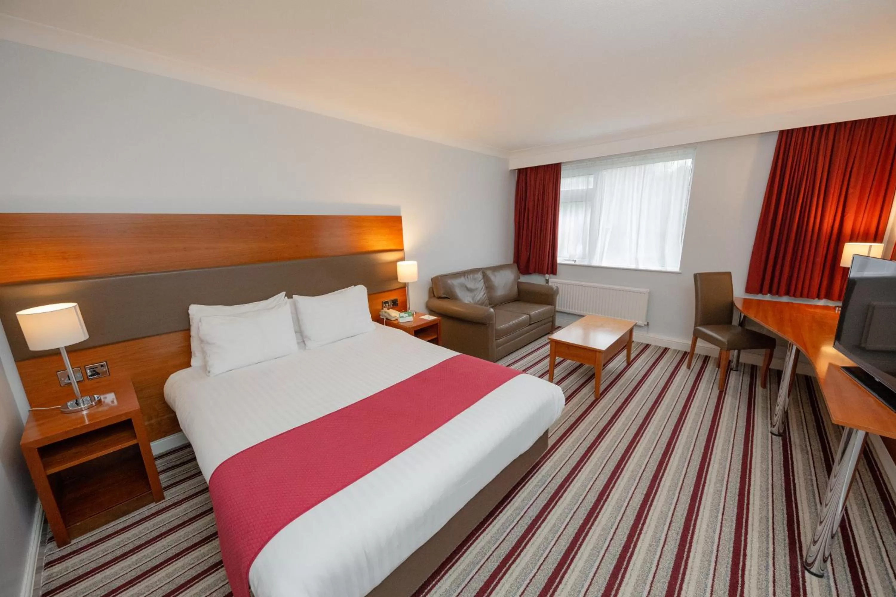 Bedroom, Bed in Holiday Inn Newport by IHG