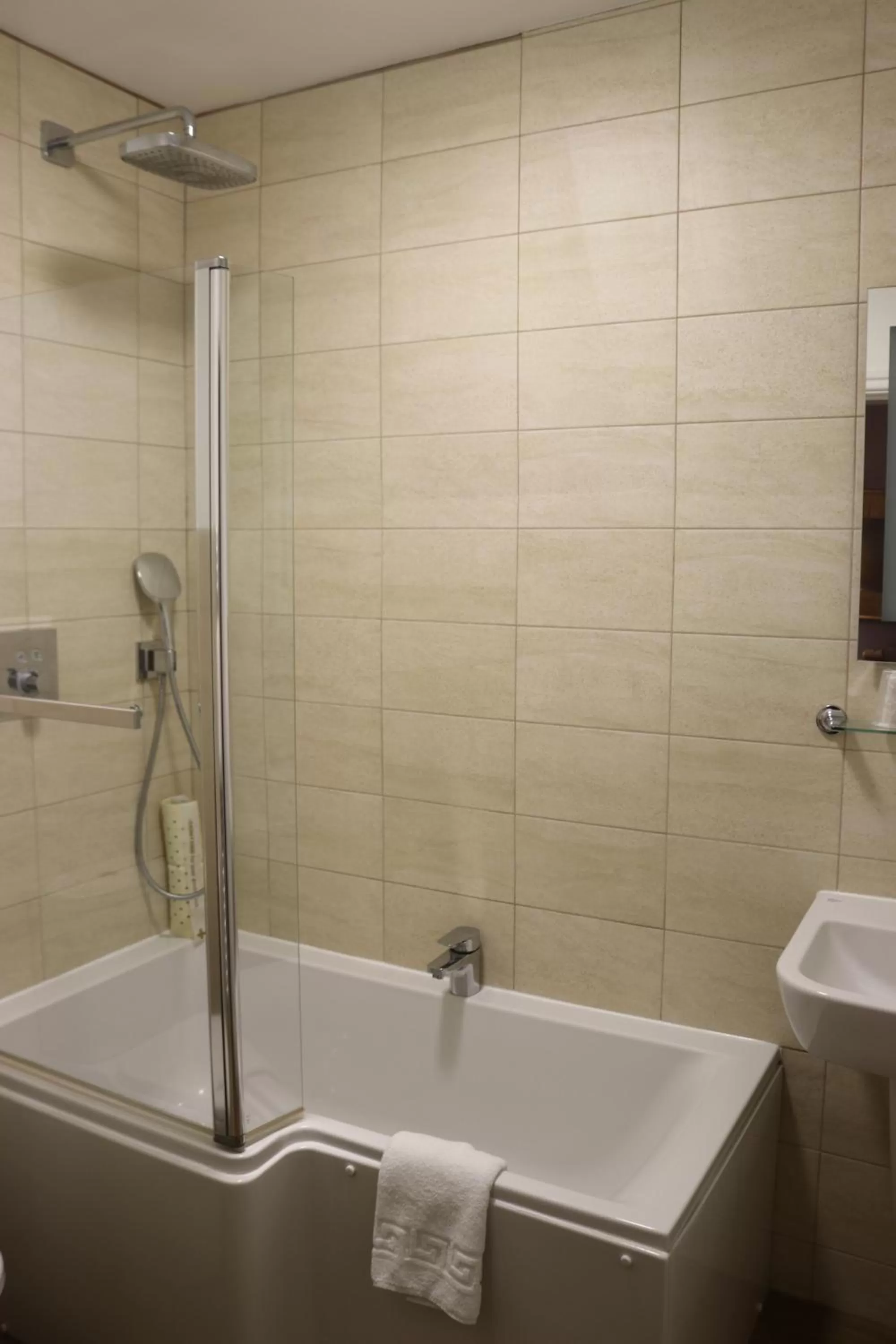 Twin Room in Tower Hotel