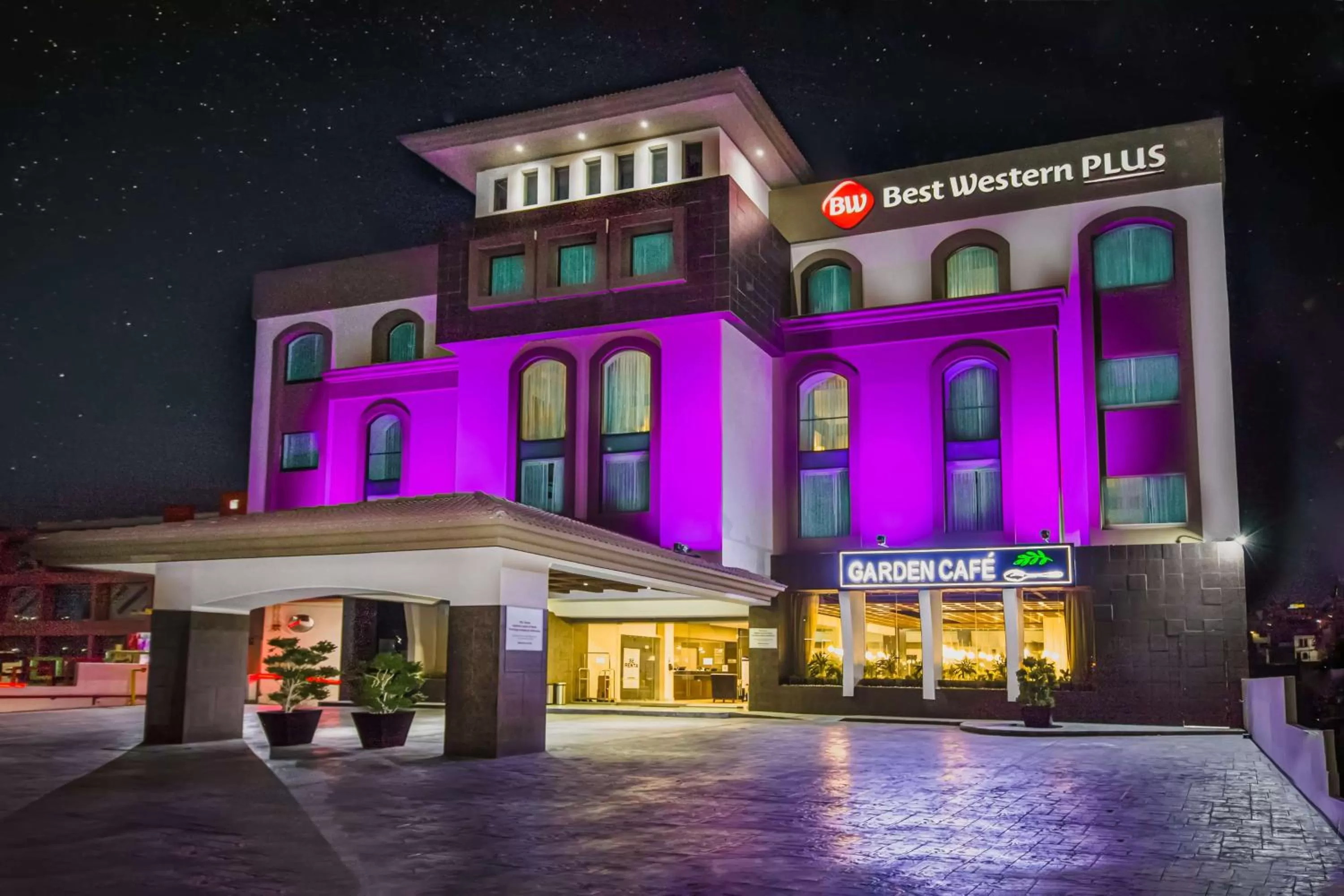 Property building in Best Western Plus Santa Cecilia Pachuca
