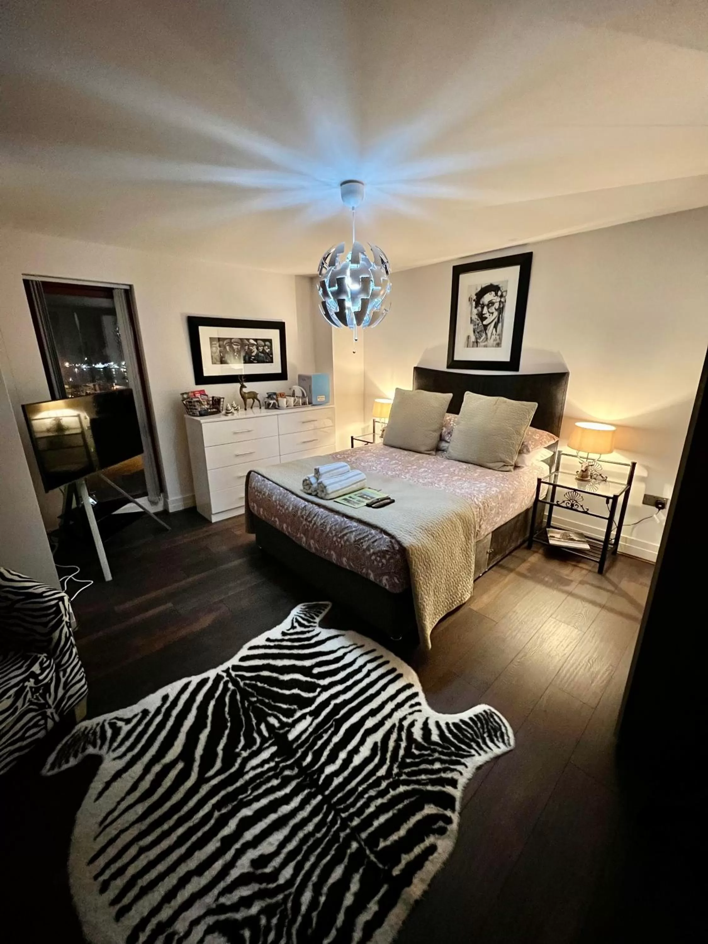 Bed in James Clow Bed & Breakfast