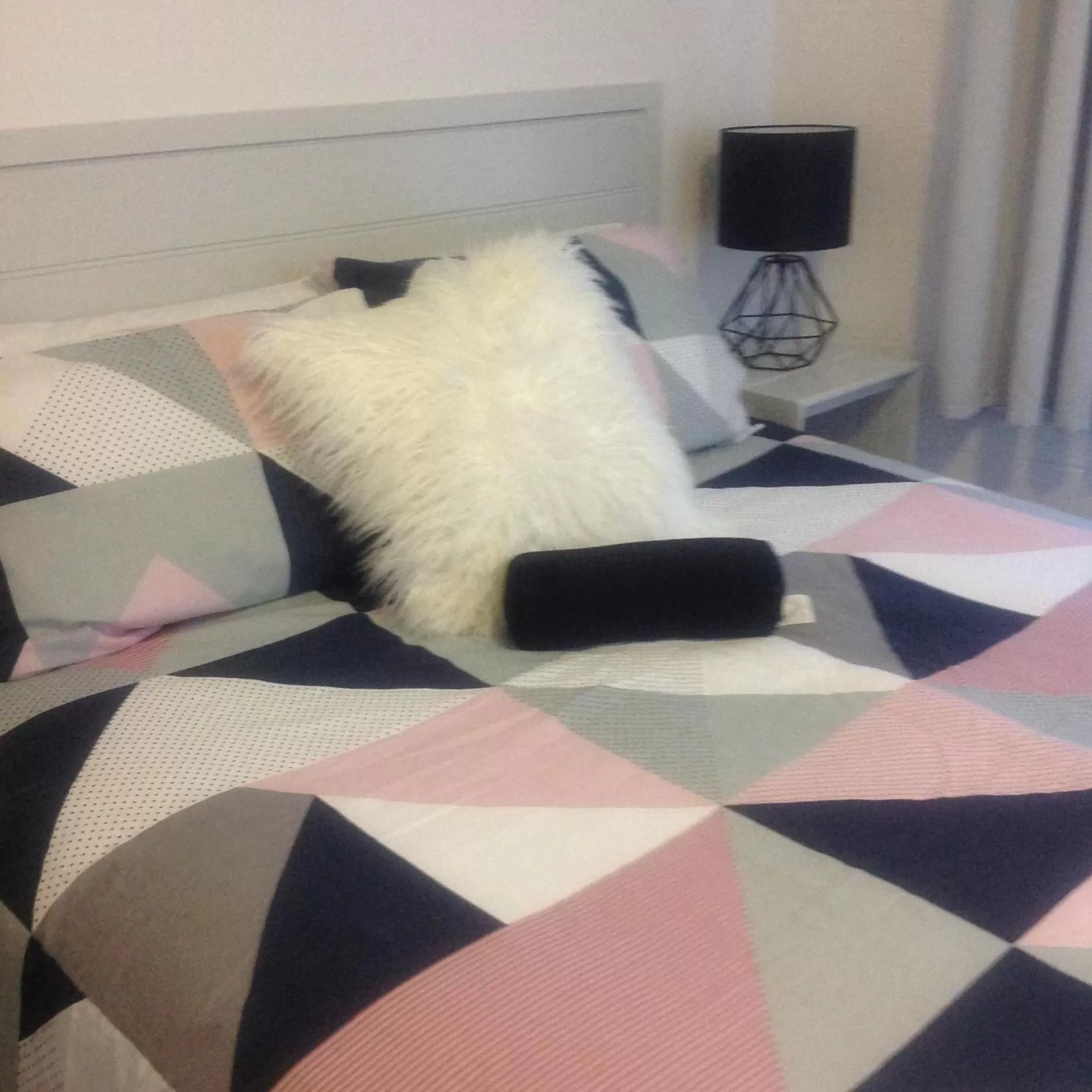 Bed in Motel Farnboro