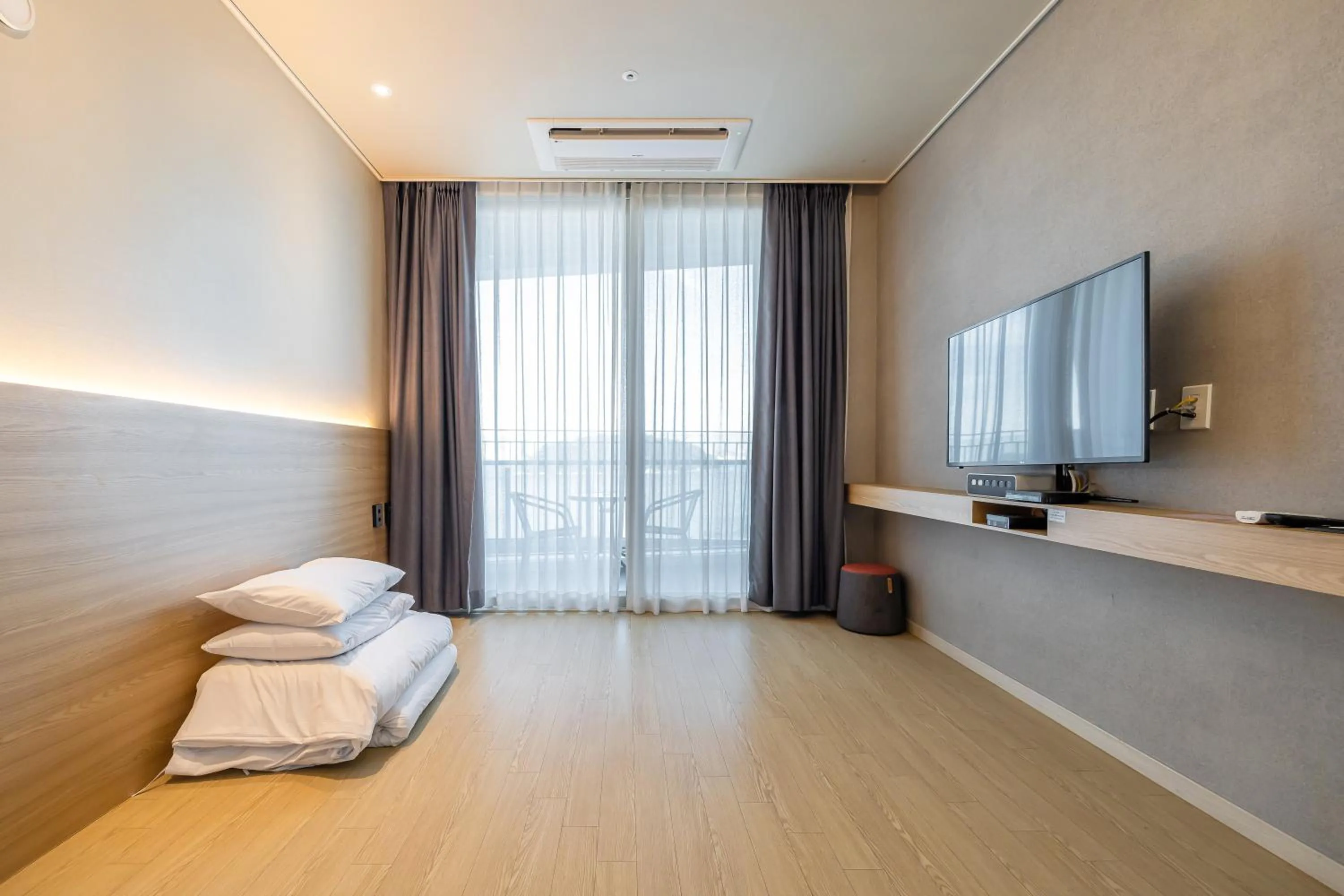 Bed in Ocean Soleview Hotel