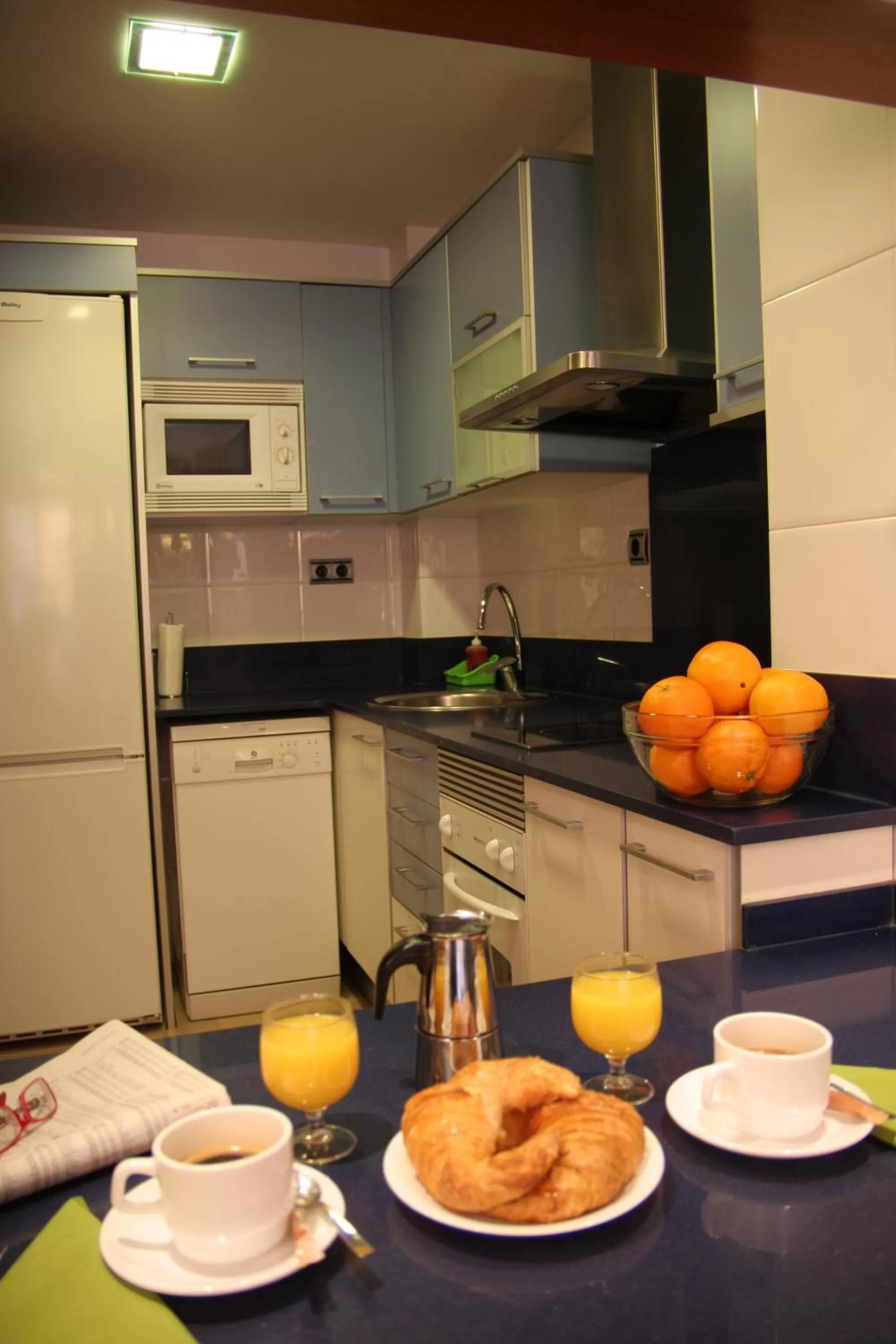 Kitchen or kitchenette in Apartaments Independencia