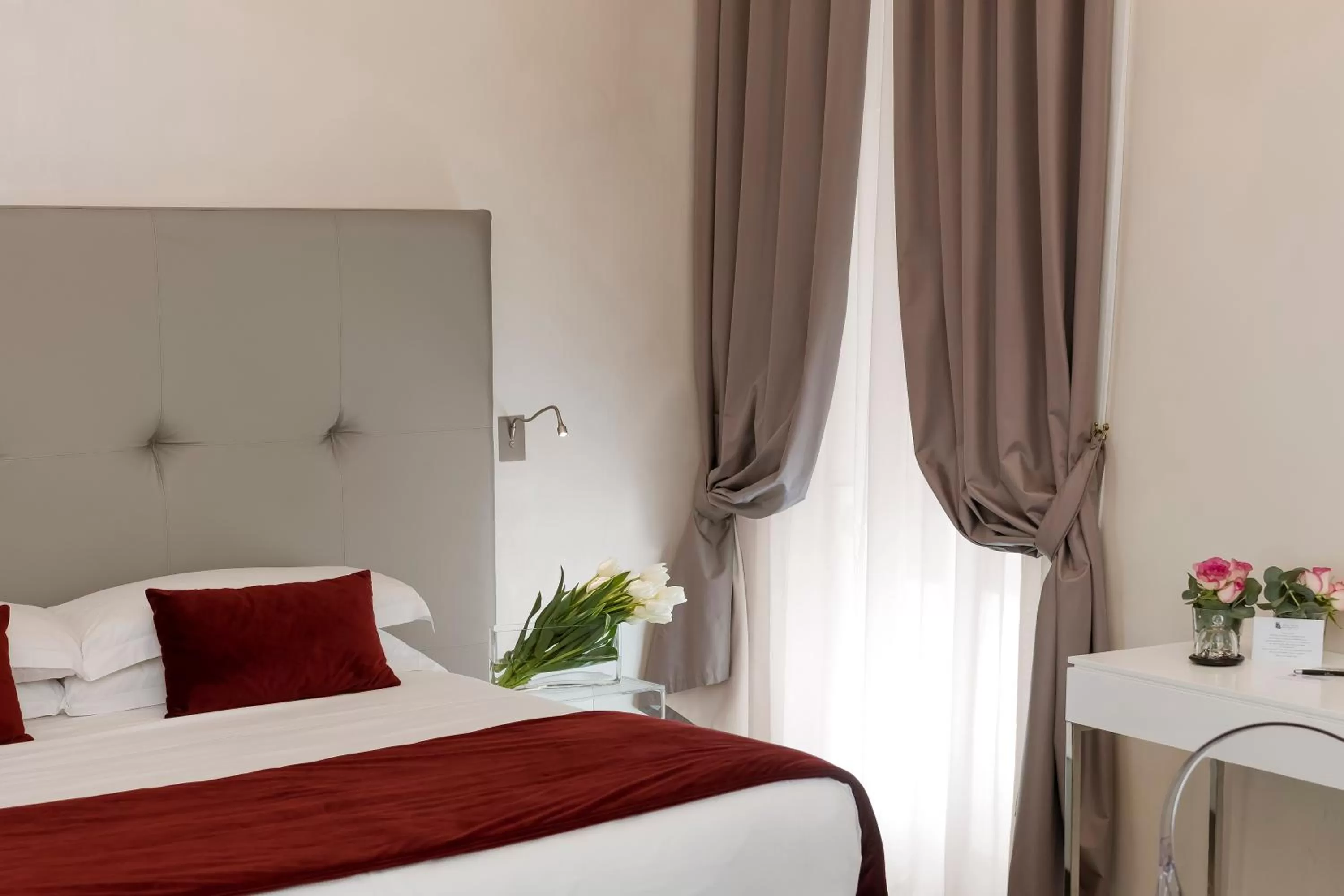 Bedroom, Bed in Hotel Navona