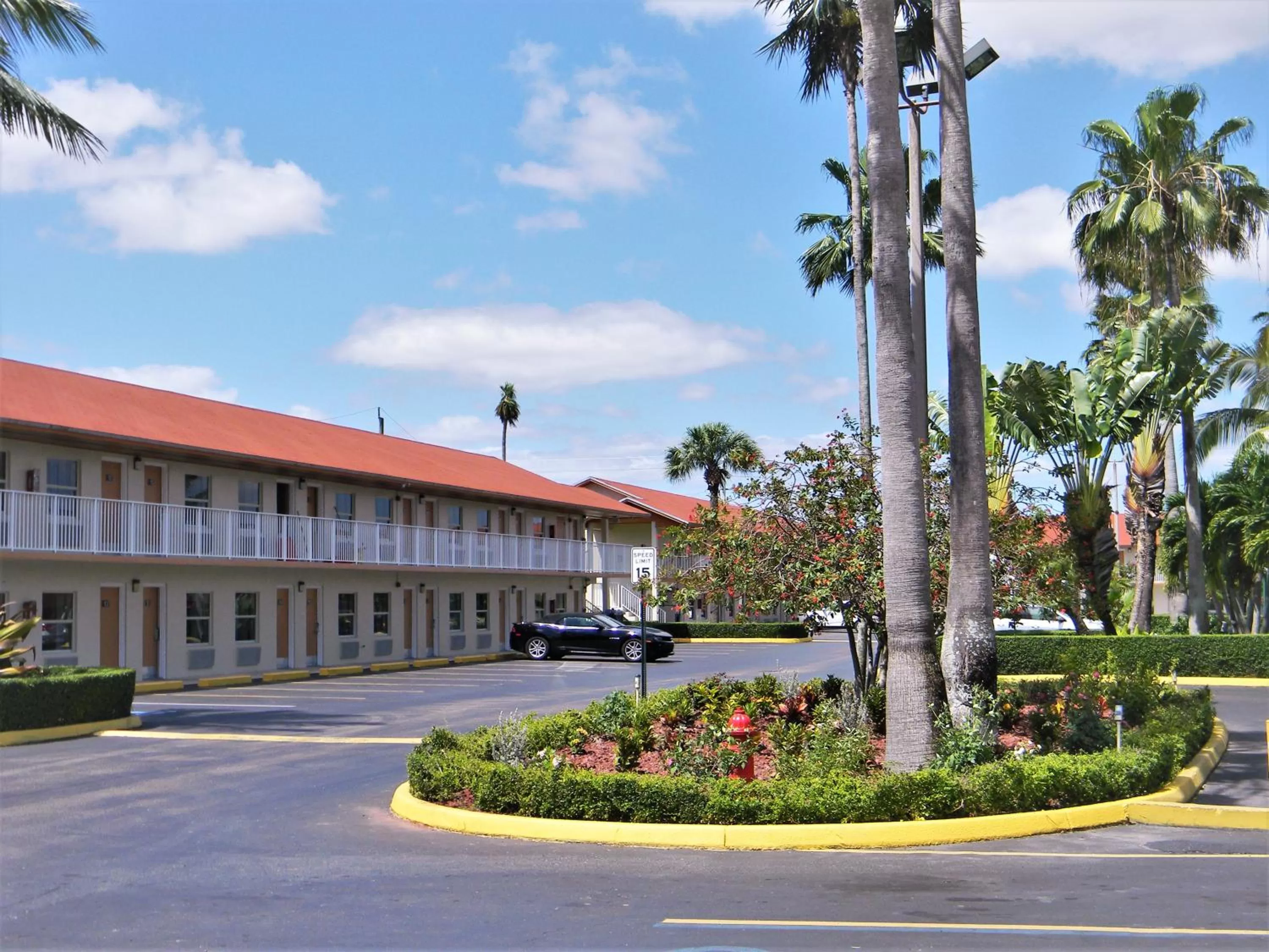 Property building in Fairway Inn Florida City Homestead Everglades