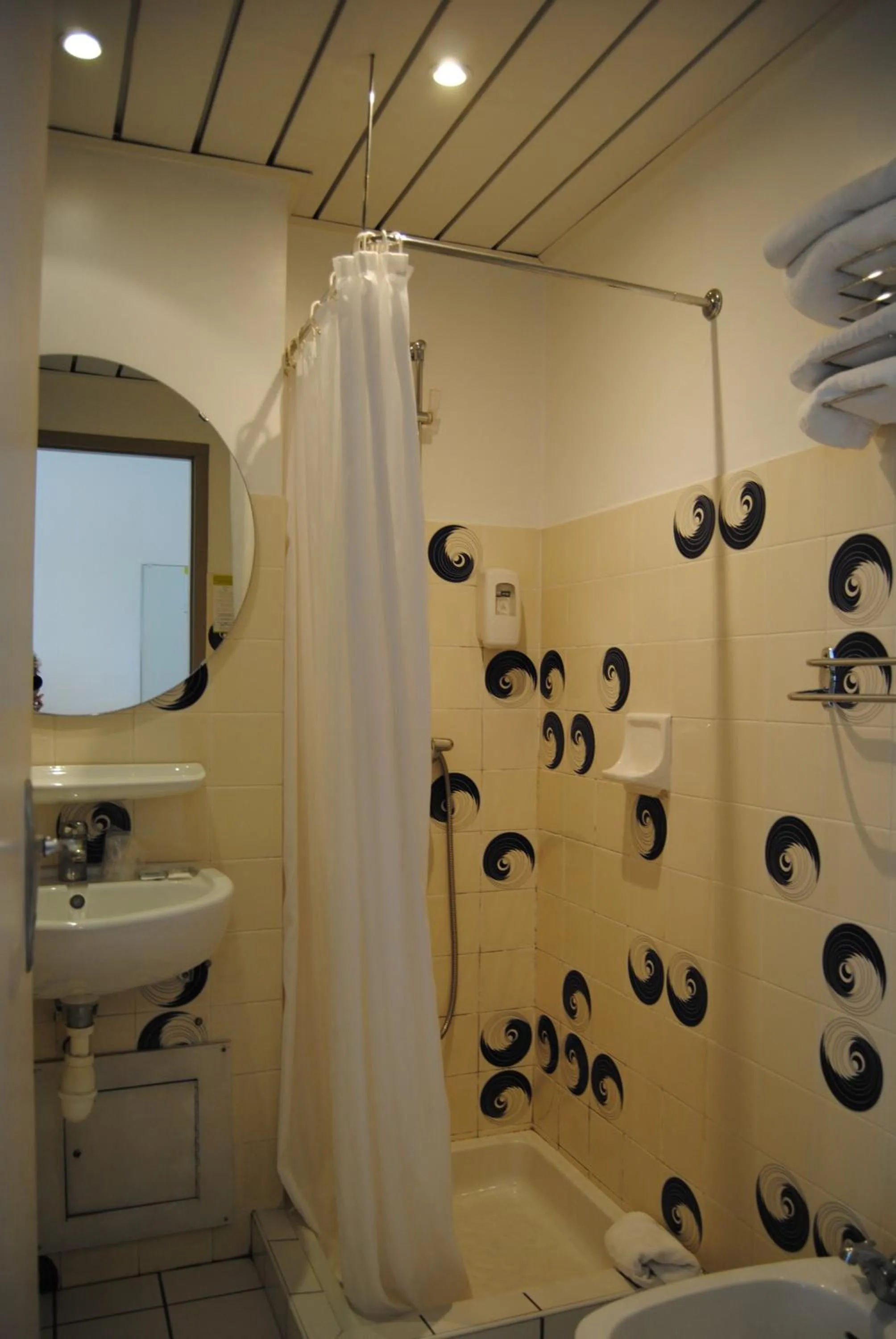 Bathroom in Adonis Lourdes - Notre Dame de la Sarte