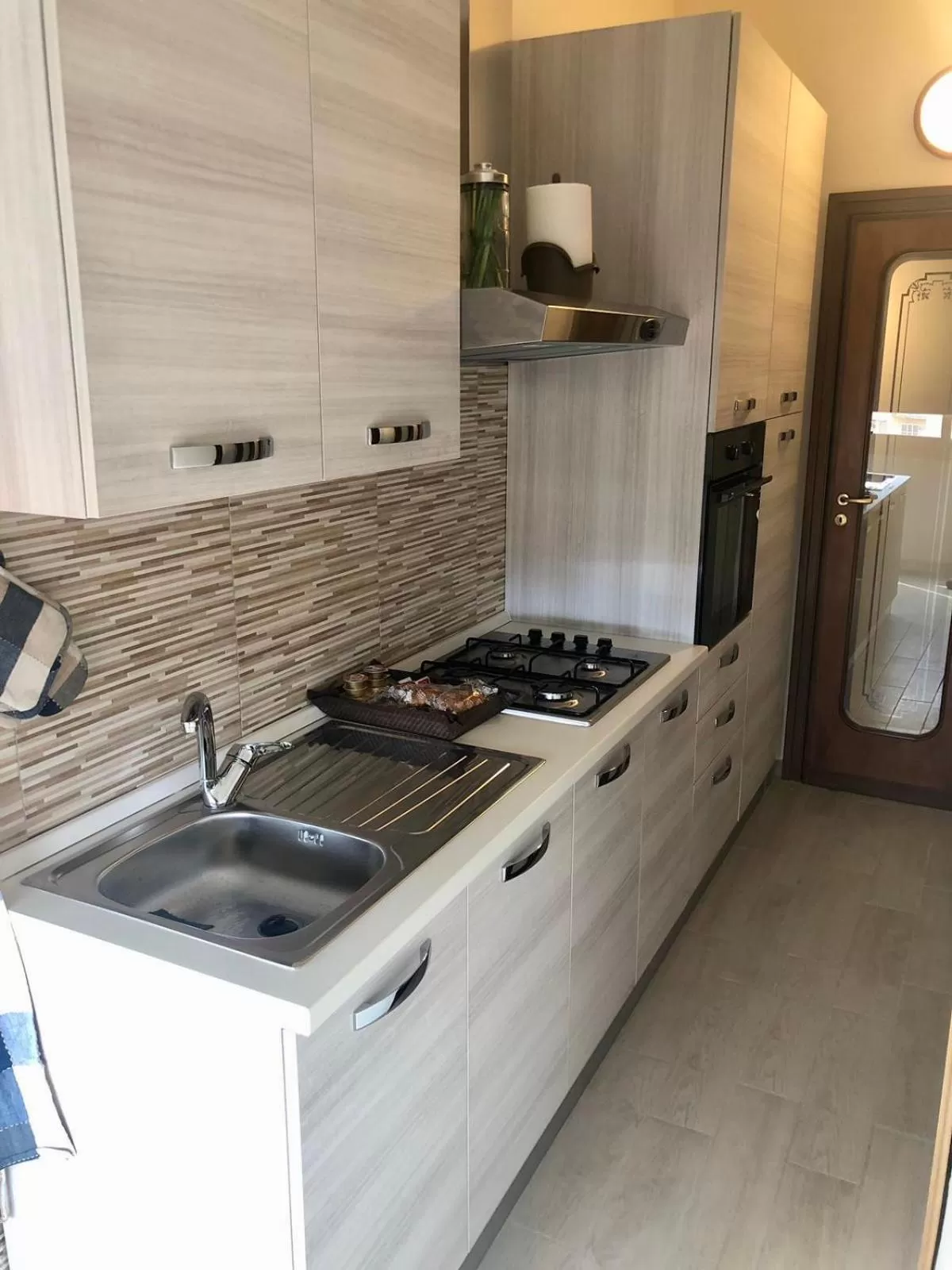 Kitchen/Kitchenette in Museum Inn Napoli