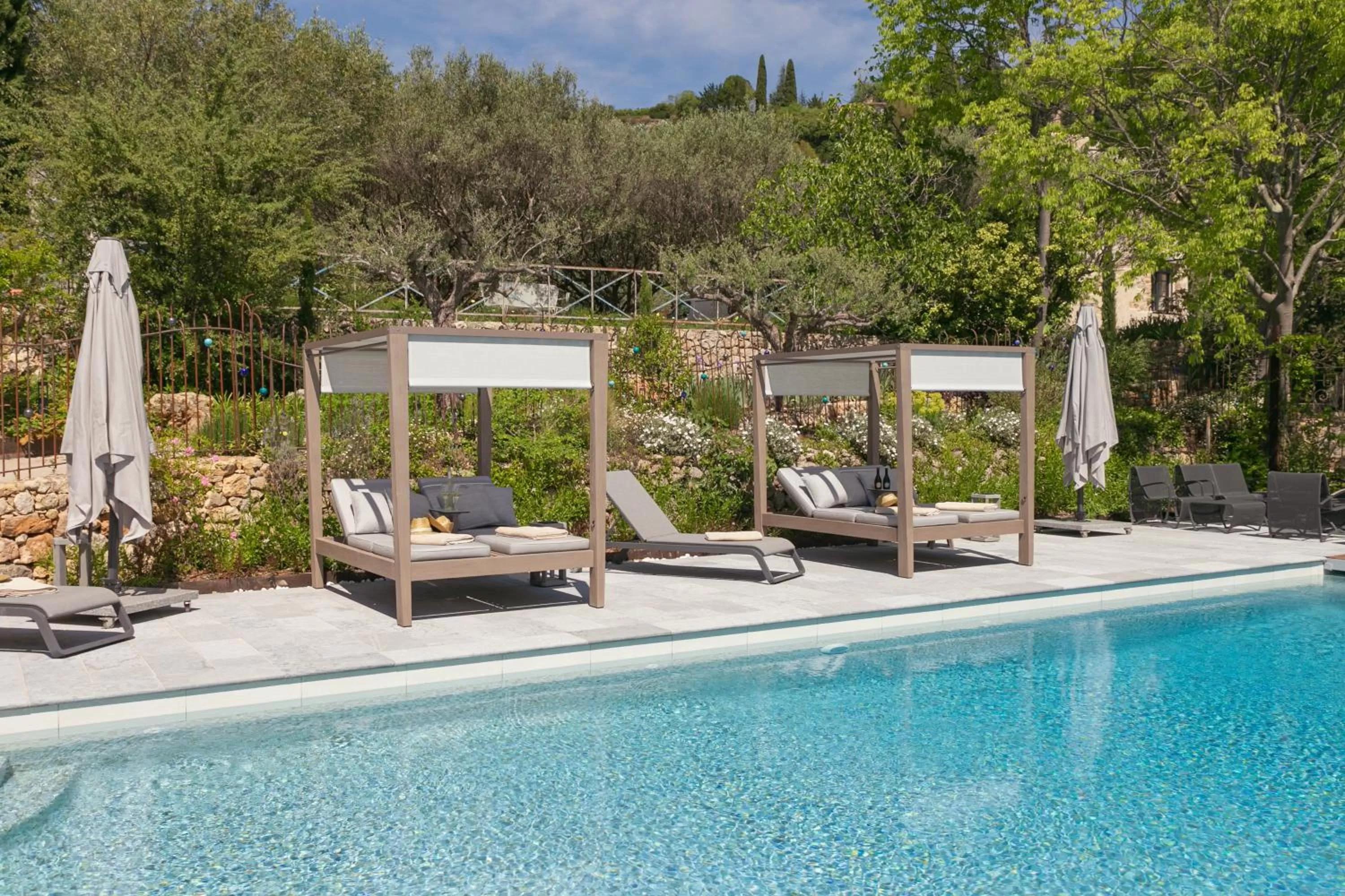 Swimming pool in LOU CALEN