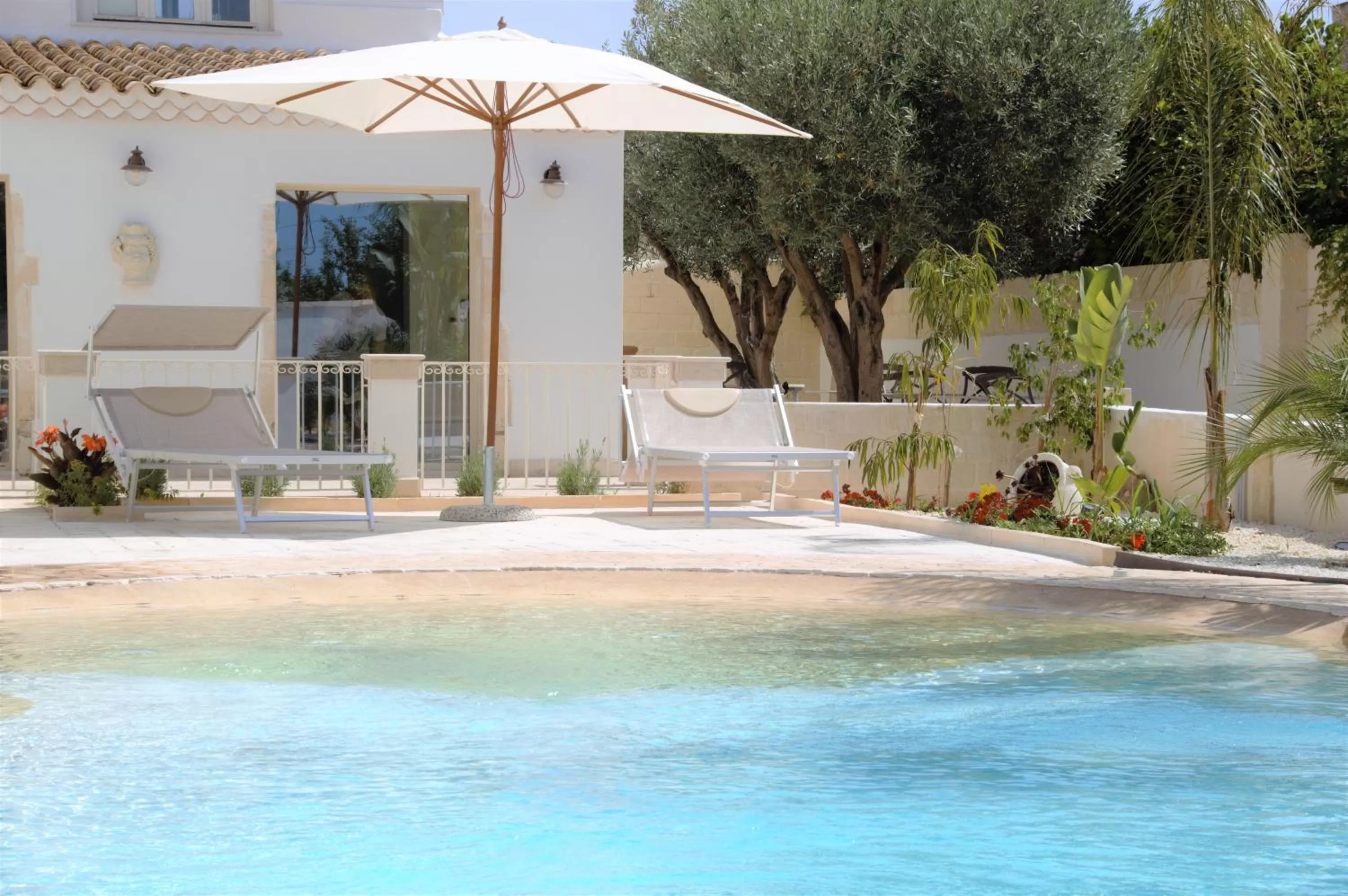 Swimming Pool in Abbèntu B&B