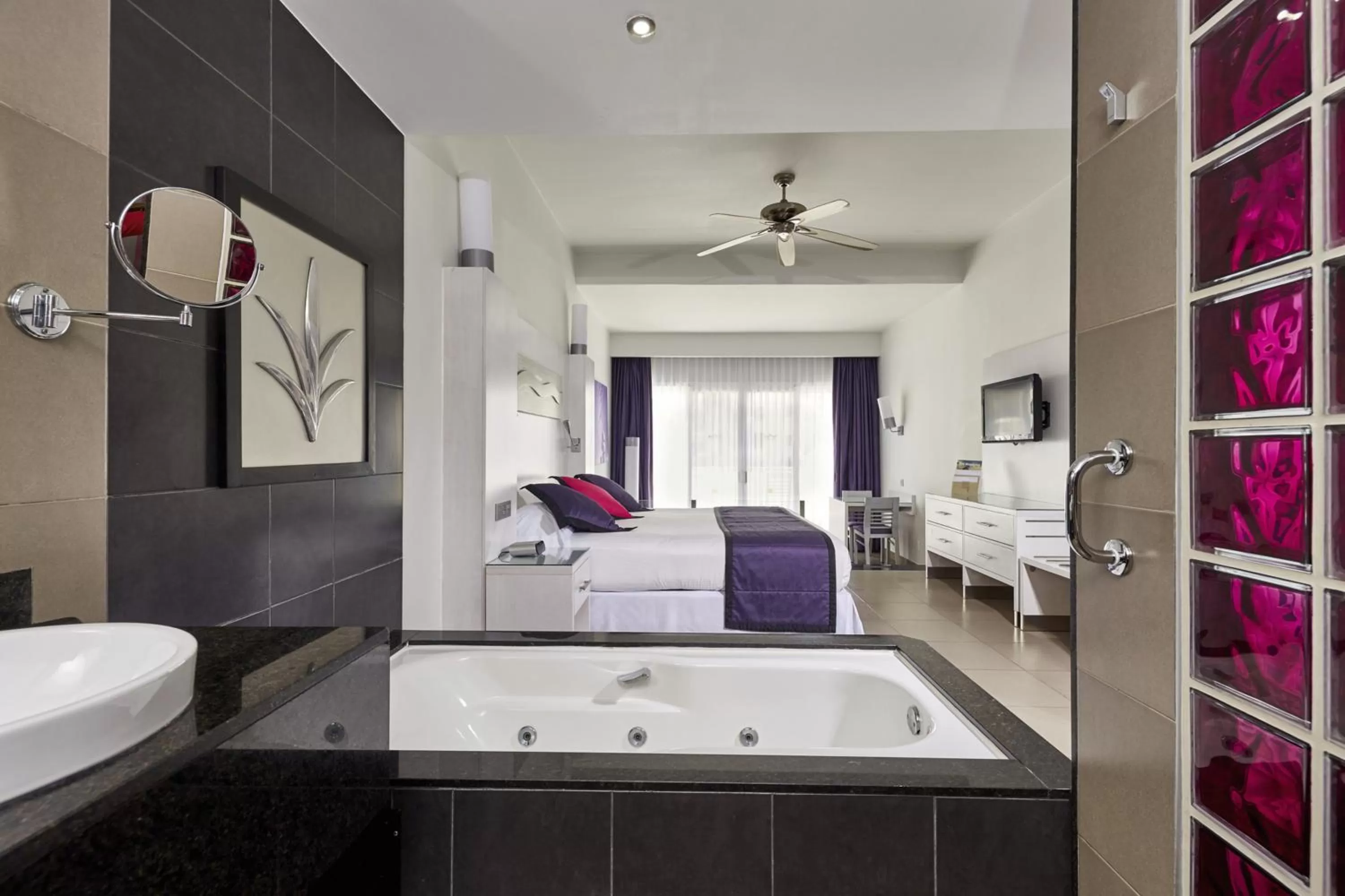 Bed in Riu Palace Mexico - All Inclusive