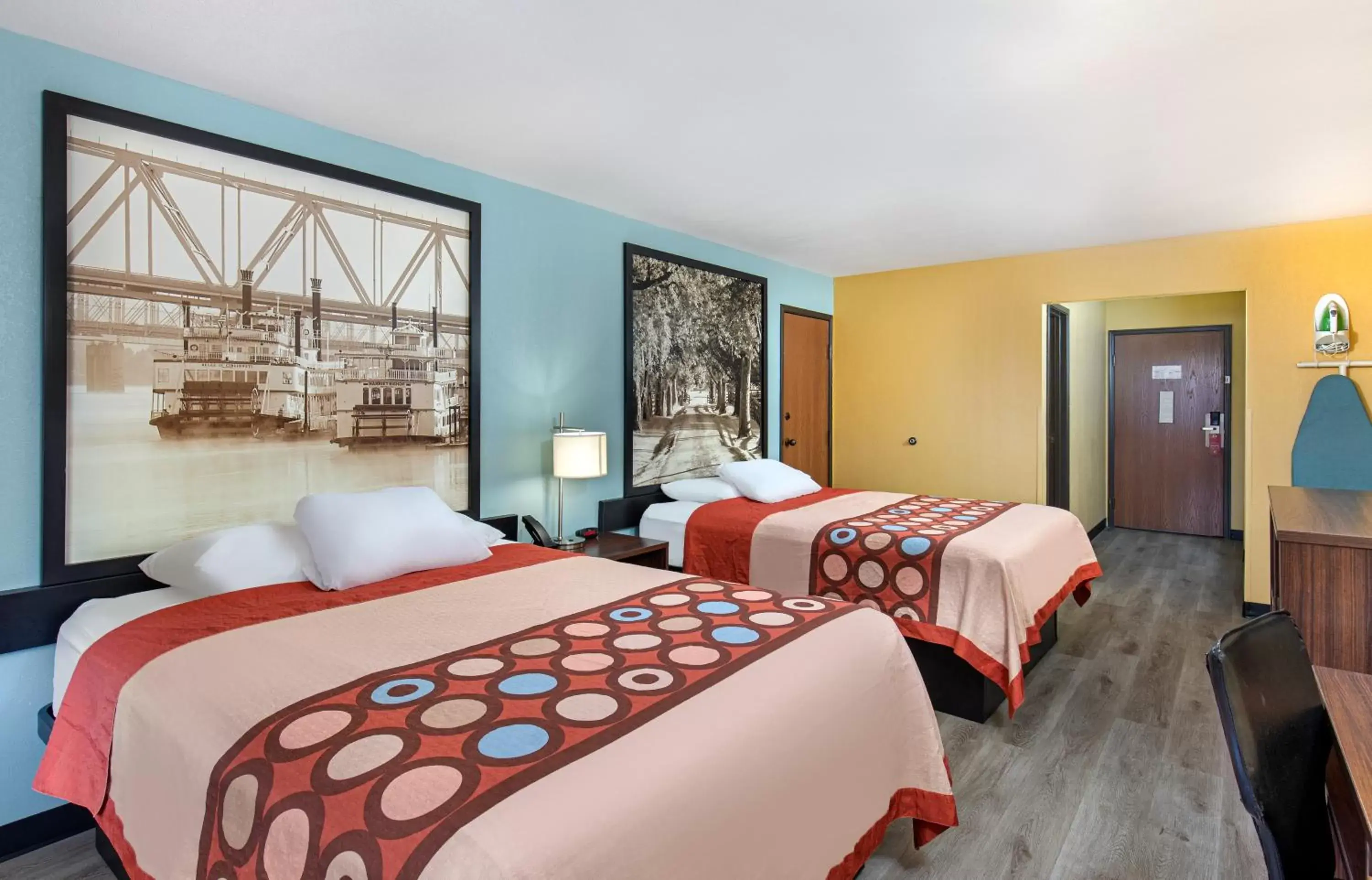 Queen Room with Two Queen Beds - Non-Smoking in Super 8 by Wyndham Eddyville/Kuttawa Queen Room with Two Queen Beds - Non-Smoking in Super 8 by Wyndham Eddyville/Kuttawa