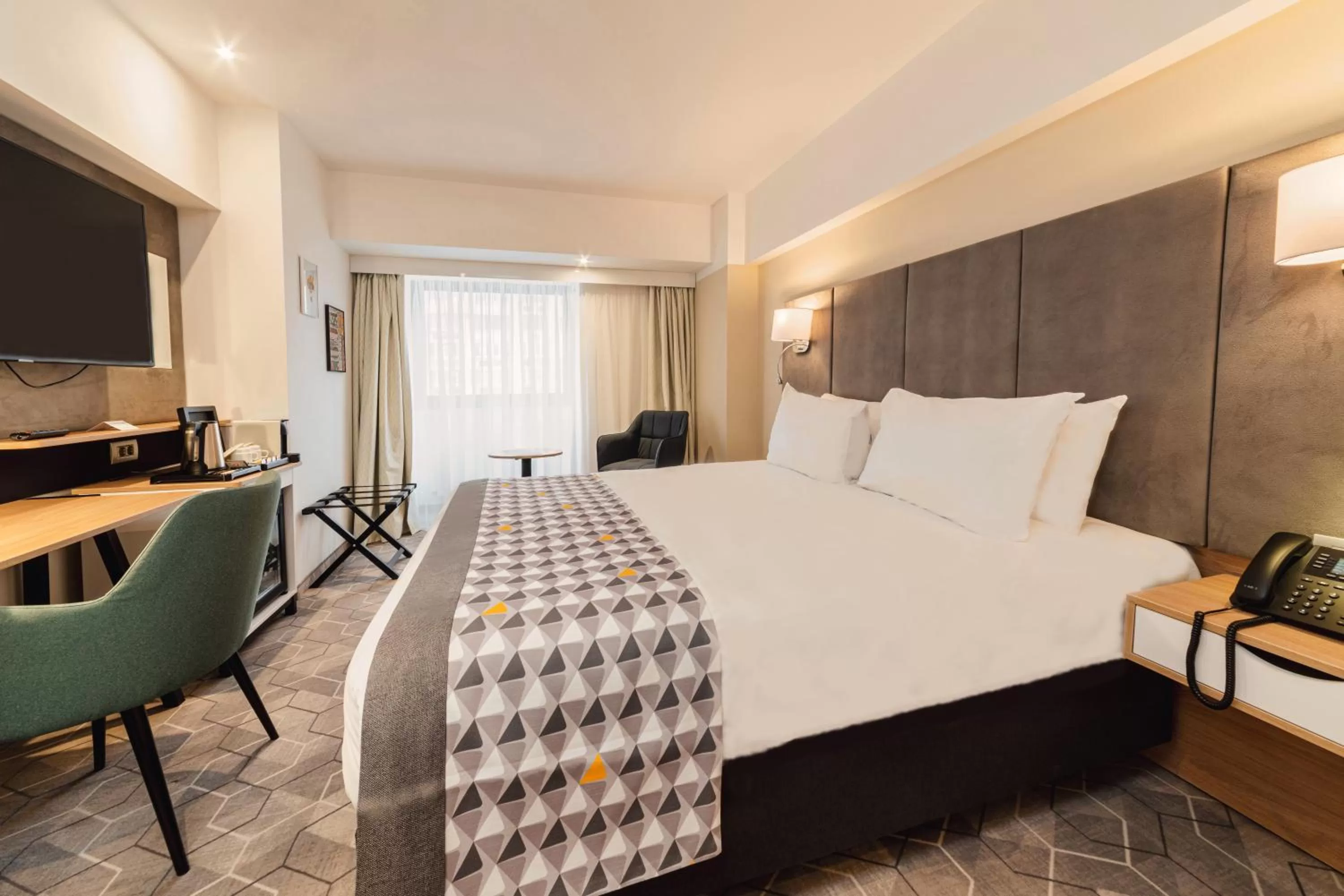 Bed in Holiday Inn Bucharest - Times by IHG