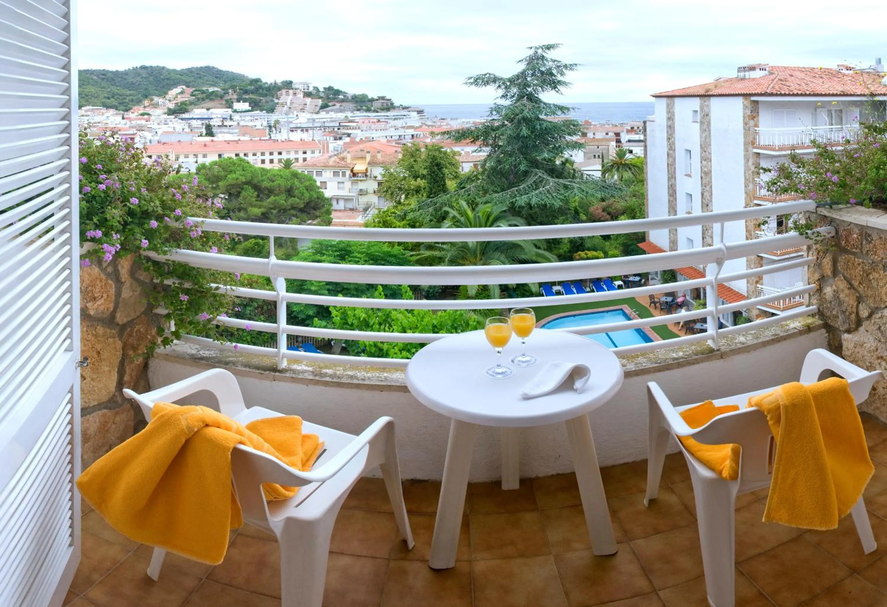 Balcony/Terrace in Hotel GHT Neptuno-Tossa & Venus SPA