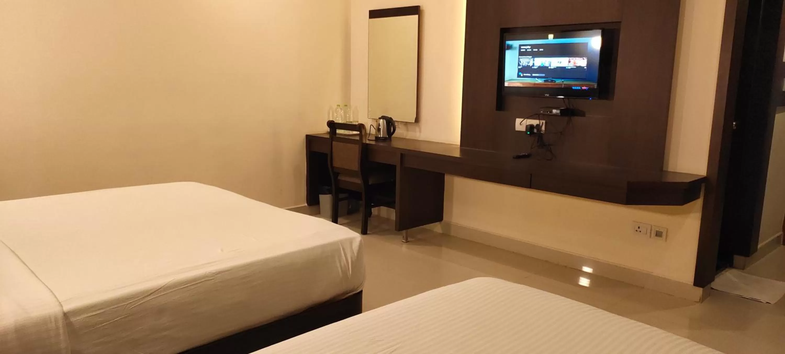 TV and multimedia, Bed in Hotel Deepam