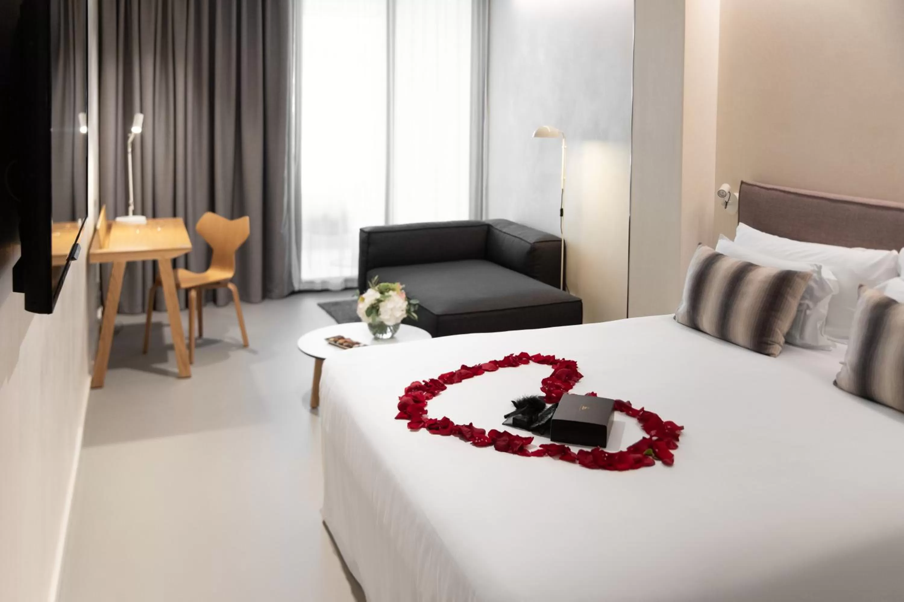 Photo of the whole room, Bed in Ohla Eixample