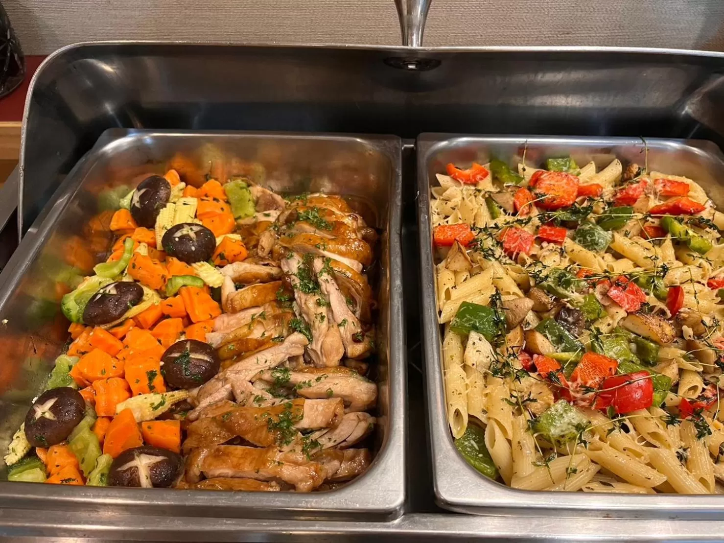 Restaurant/places to eat in Urbana Sathorn Hotel, Bangkok