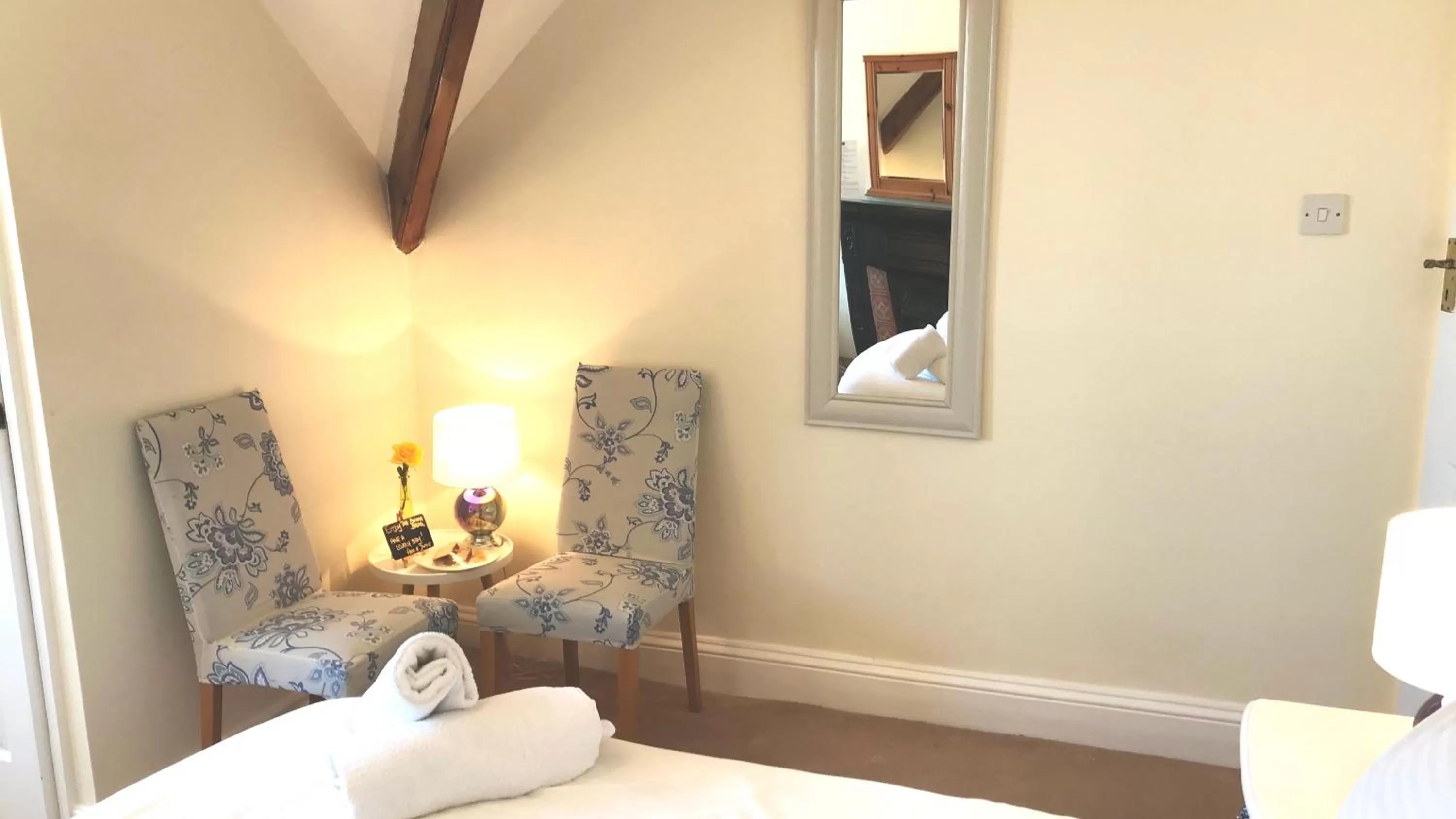 Bed in St. Raphael Guest House