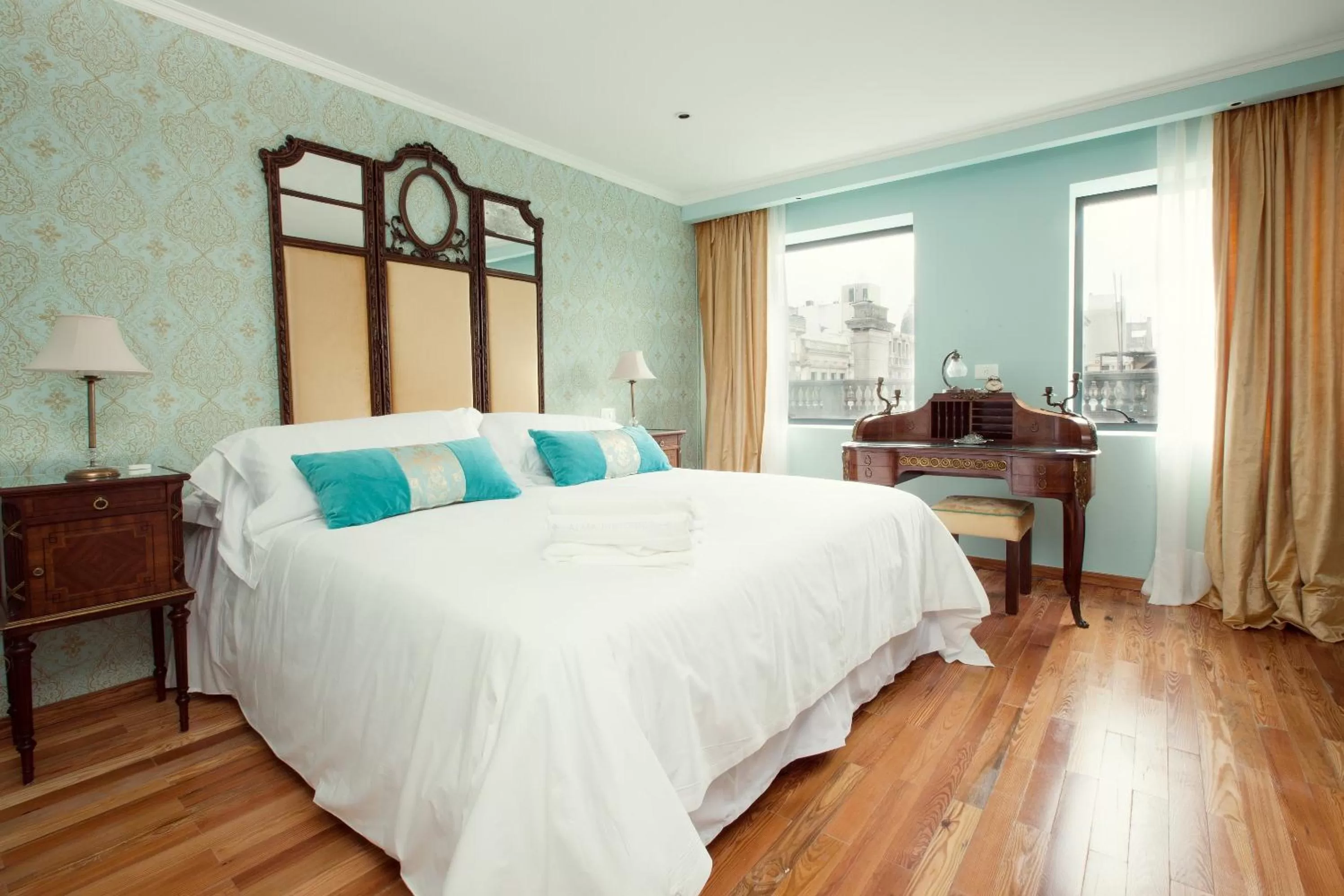 Bed in Alma Histórica Boutique Hotel