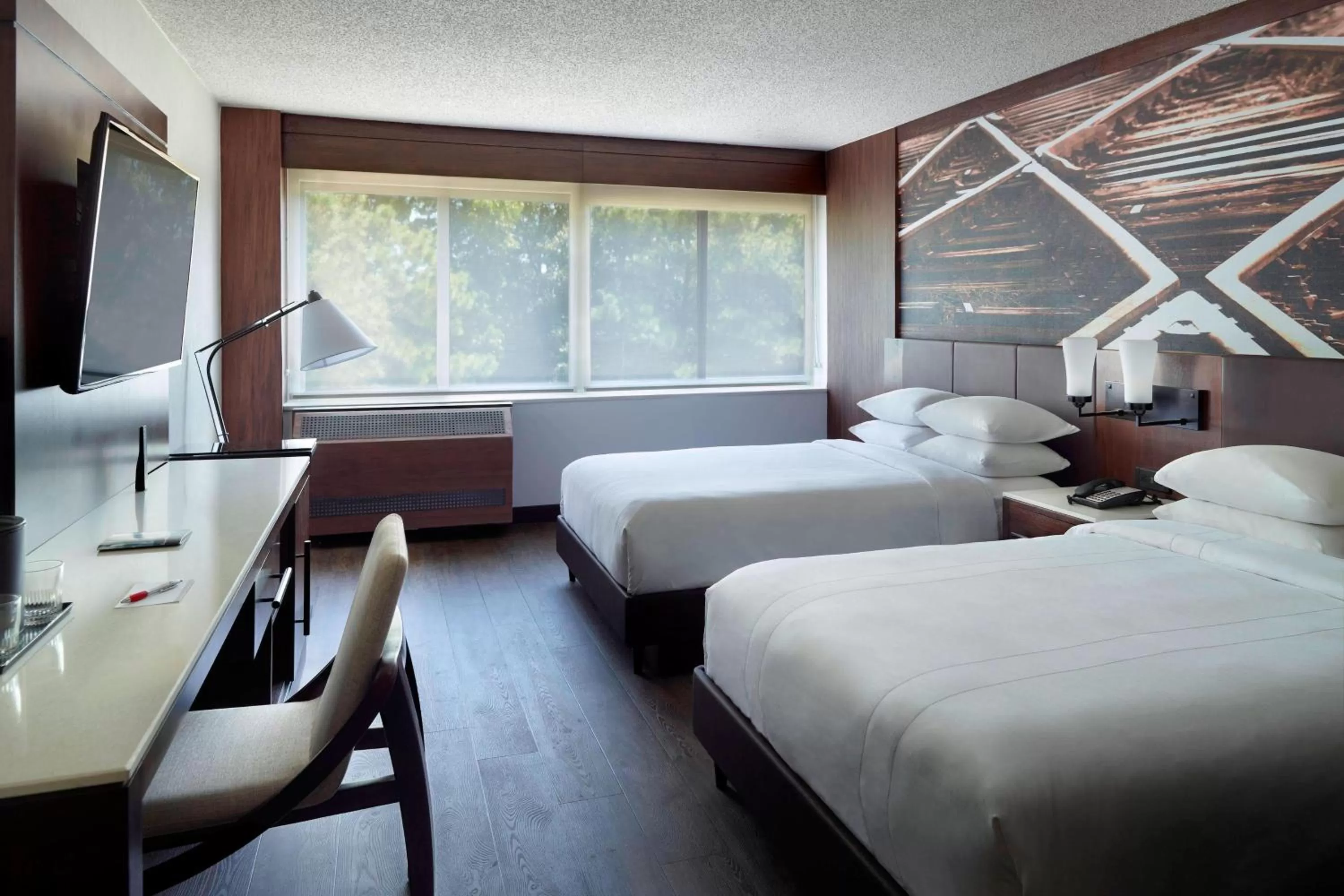 Photo of the whole room, Bed in Atlanta Marriott Peachtree Corners