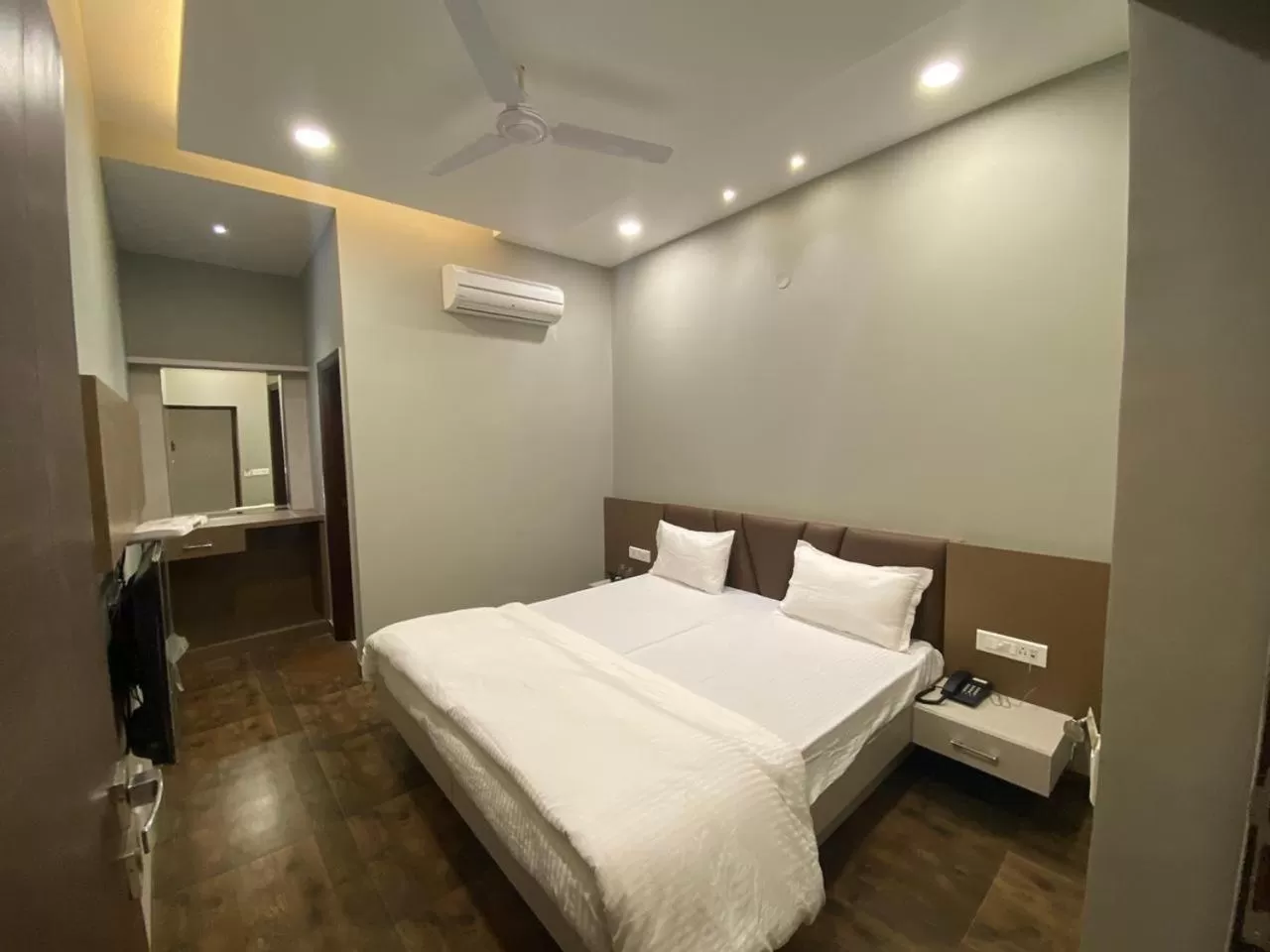 Bed in Hotel The Retro Regency