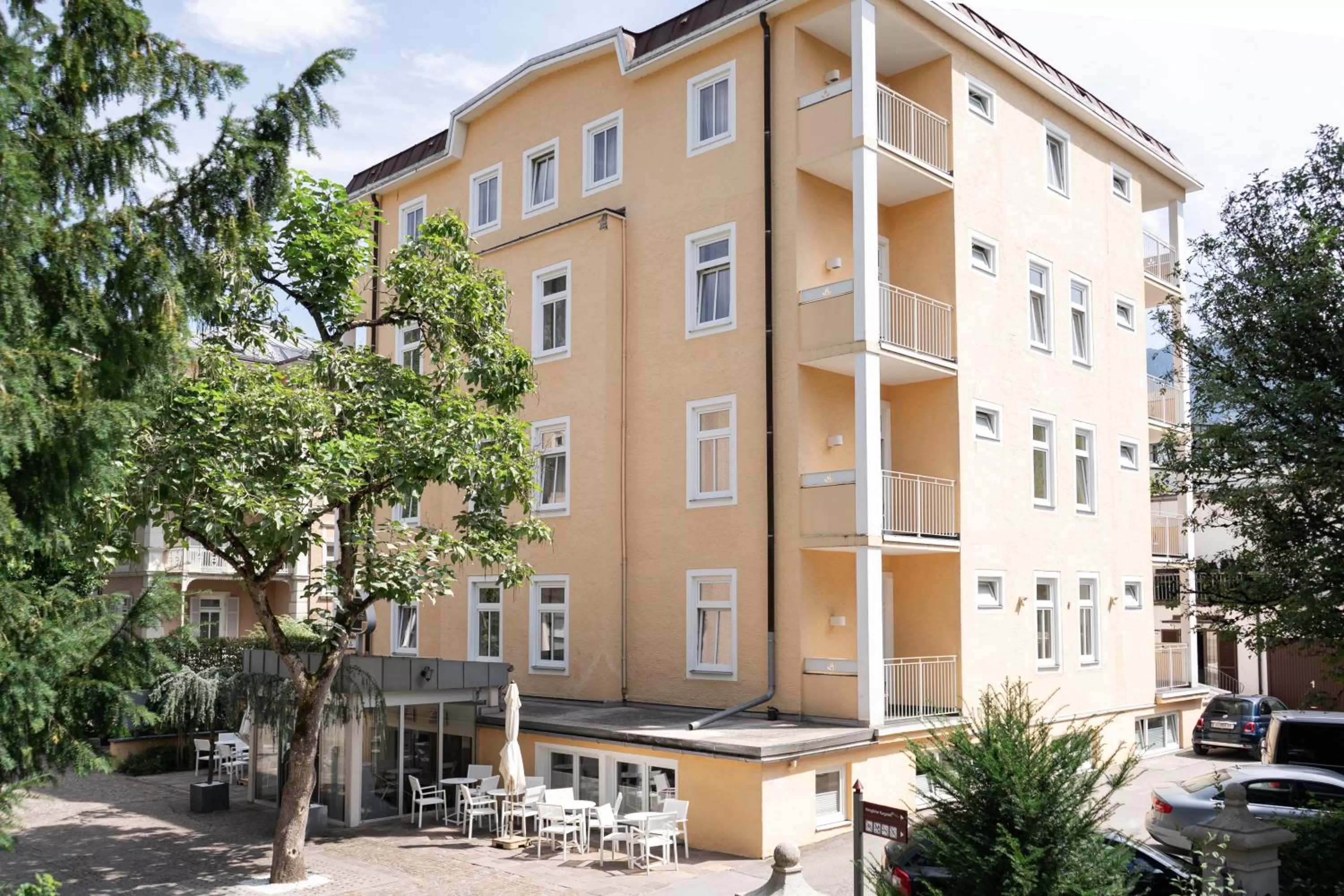 Property building in Galerie Hotel