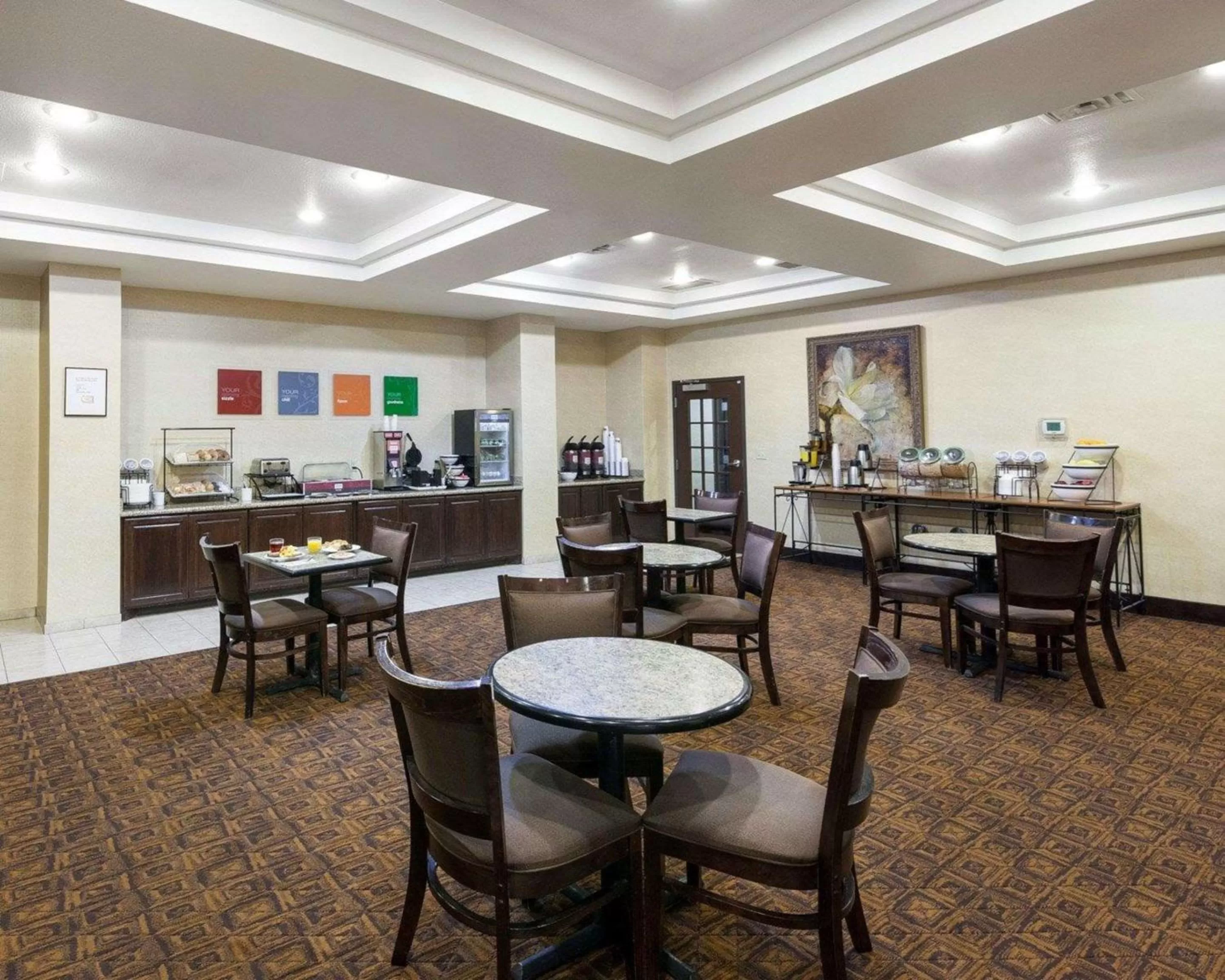 Restaurant/places to eat in Comfort Inn & Suites Regional Medical Center