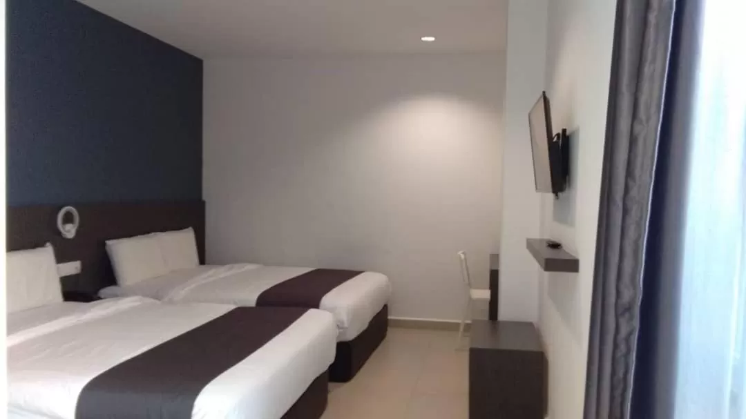 Bed in 1 Hotel Signature