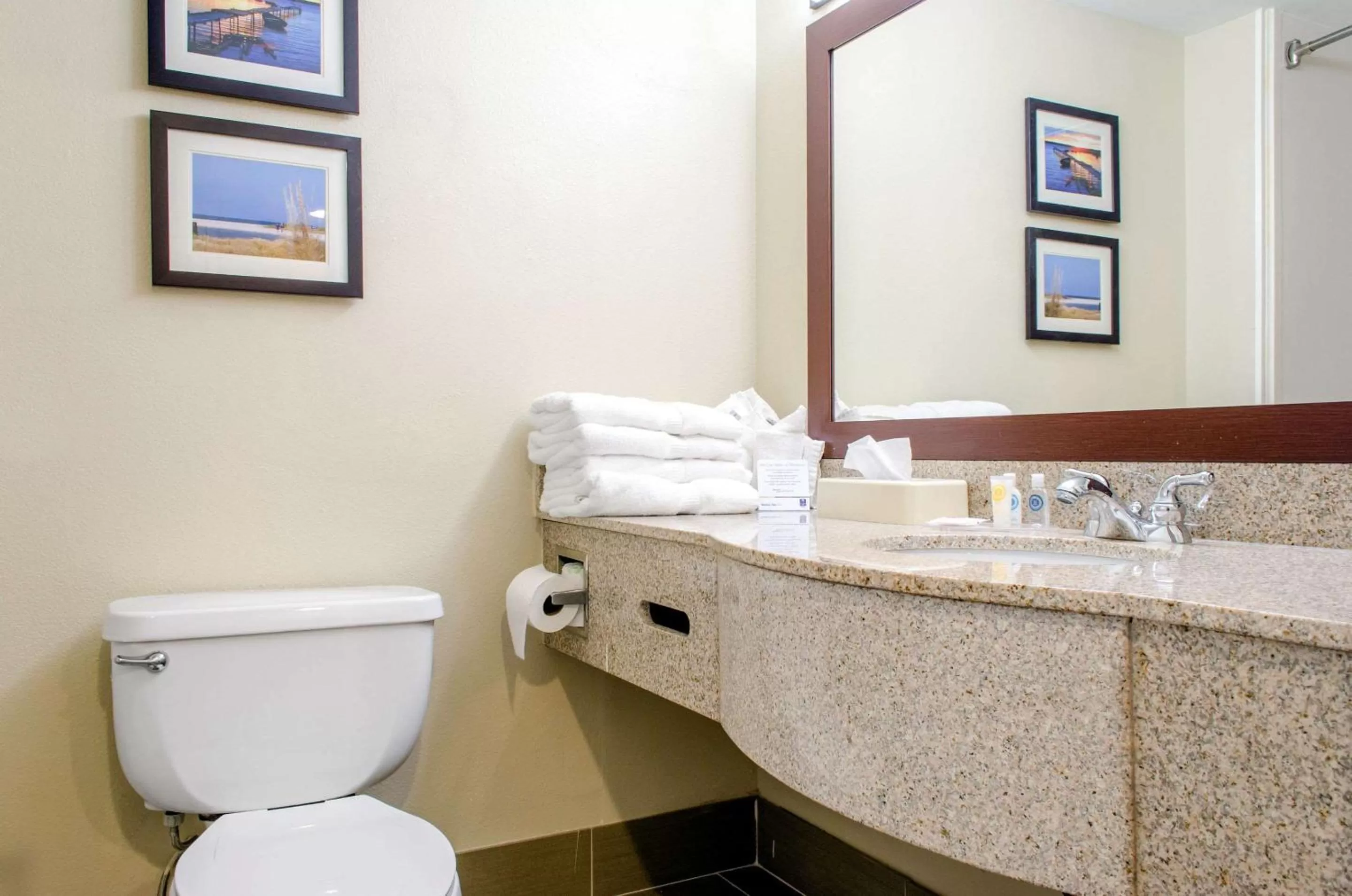 Bathroom in Comfort Inn & Suites Biloxi-D'Iberville
