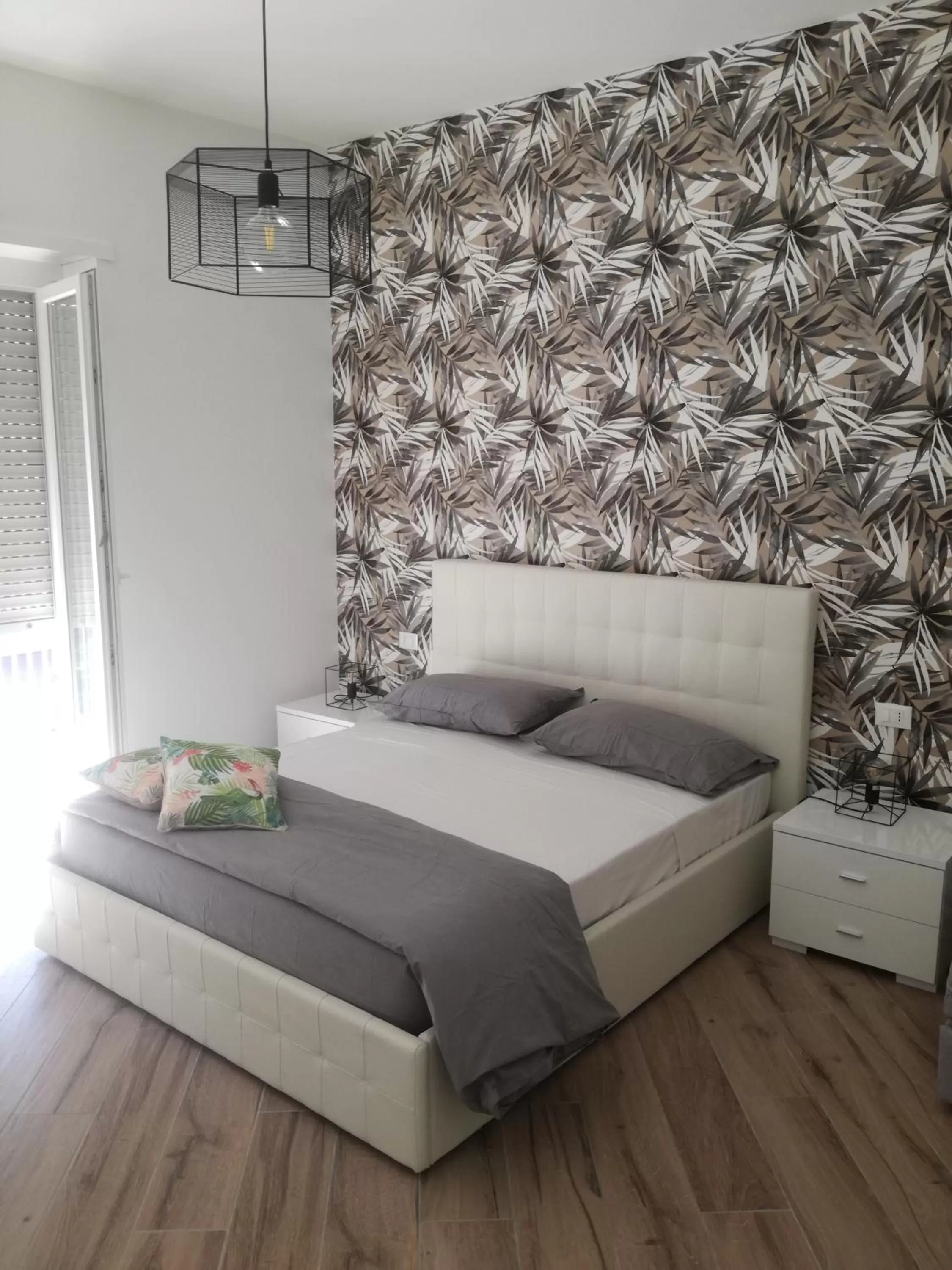 Photo of the whole room, Bed in Appia Garden