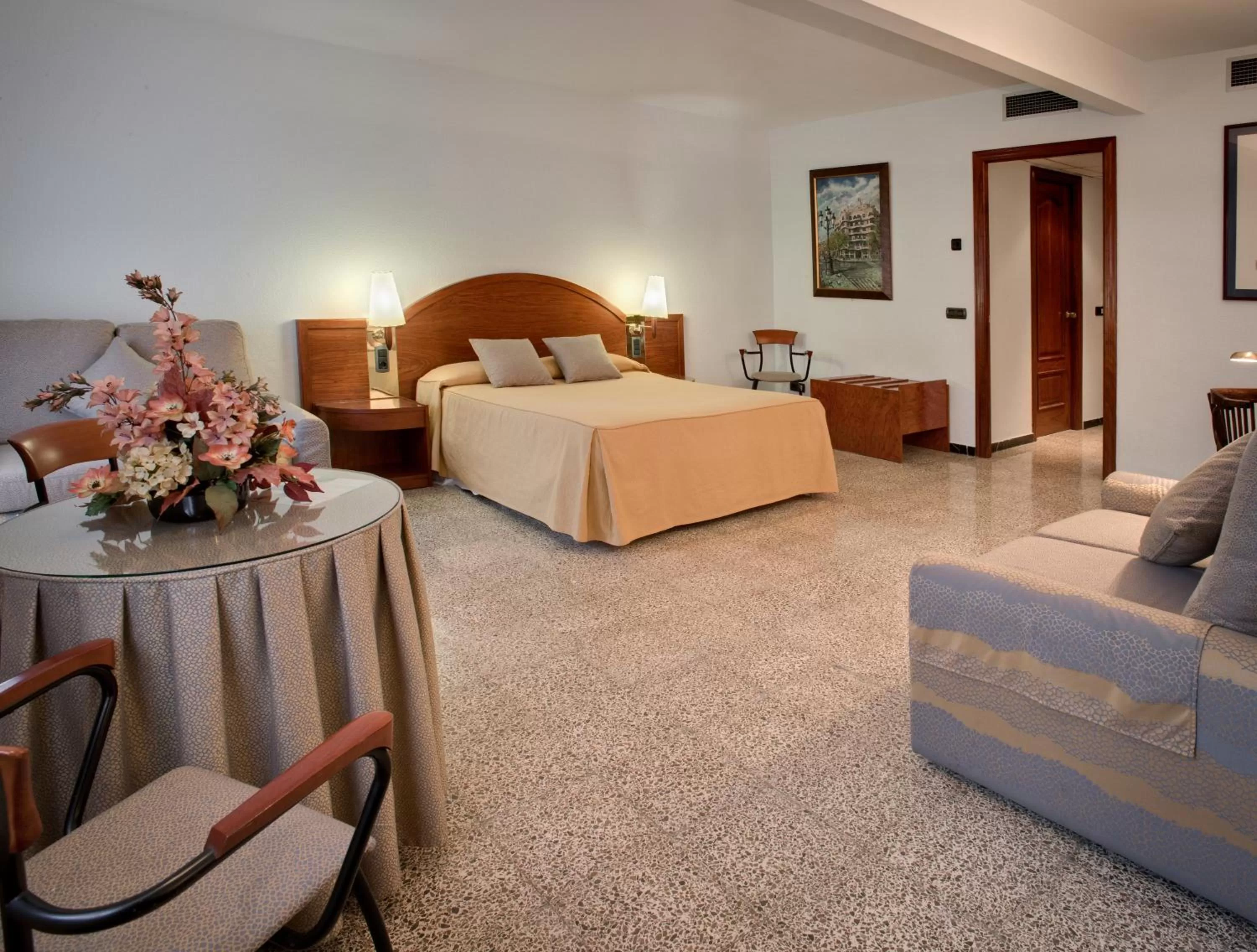 TV and multimedia, Bed in Hotel Gaudi