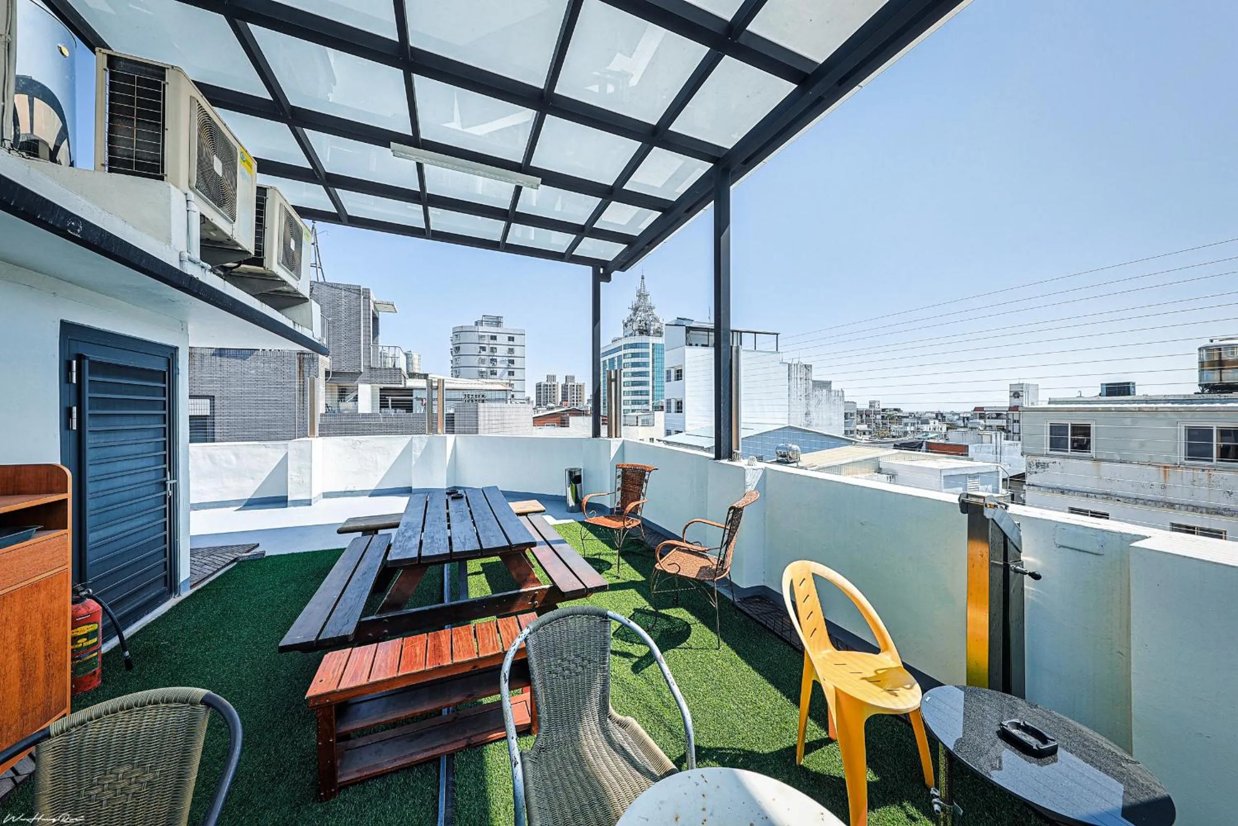 Property building in 亞馨文旅 近東大門夜市 有免費停車場 可自助入住