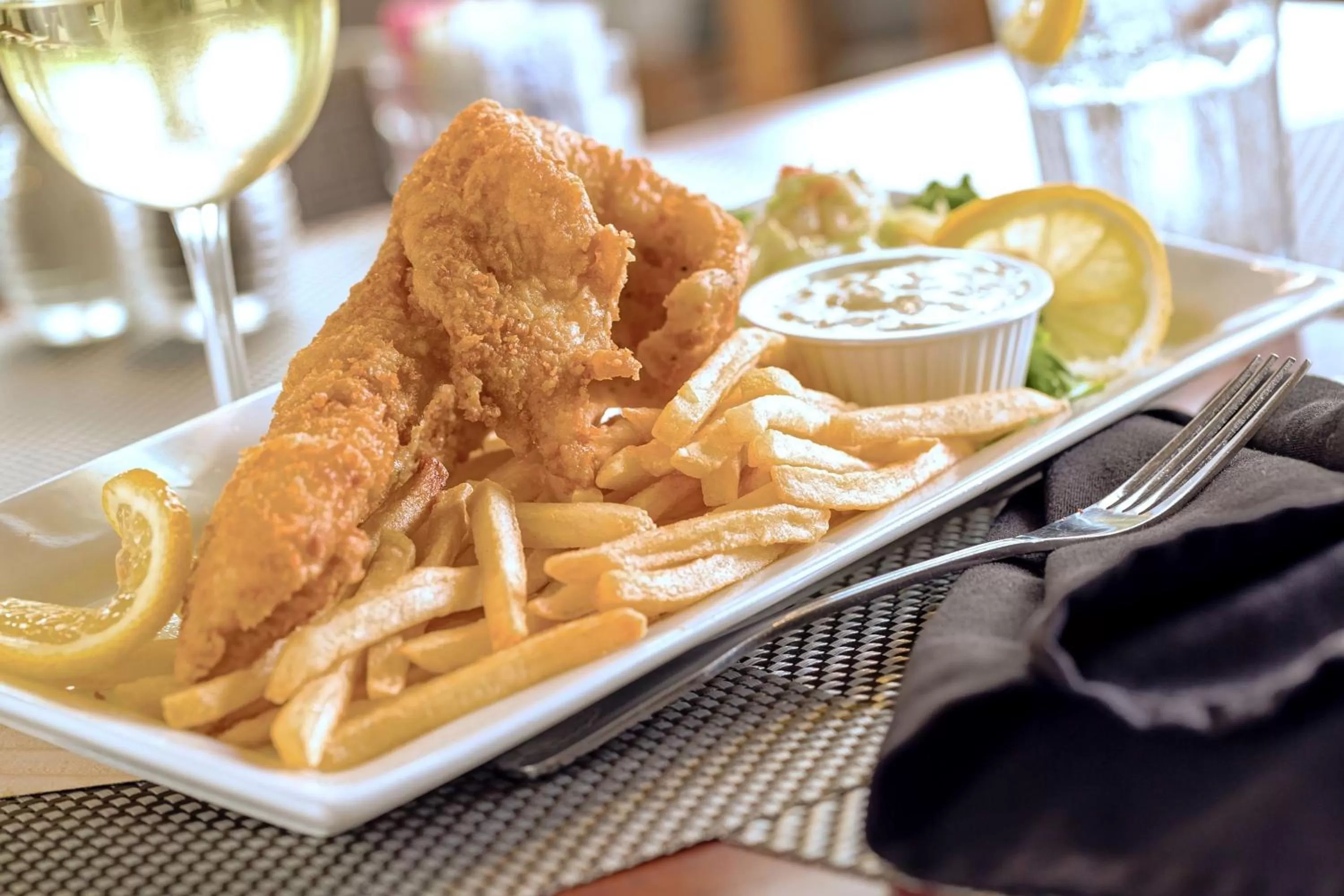 Lounge or bar in DoubleTree by Hilton Boston-Rockland