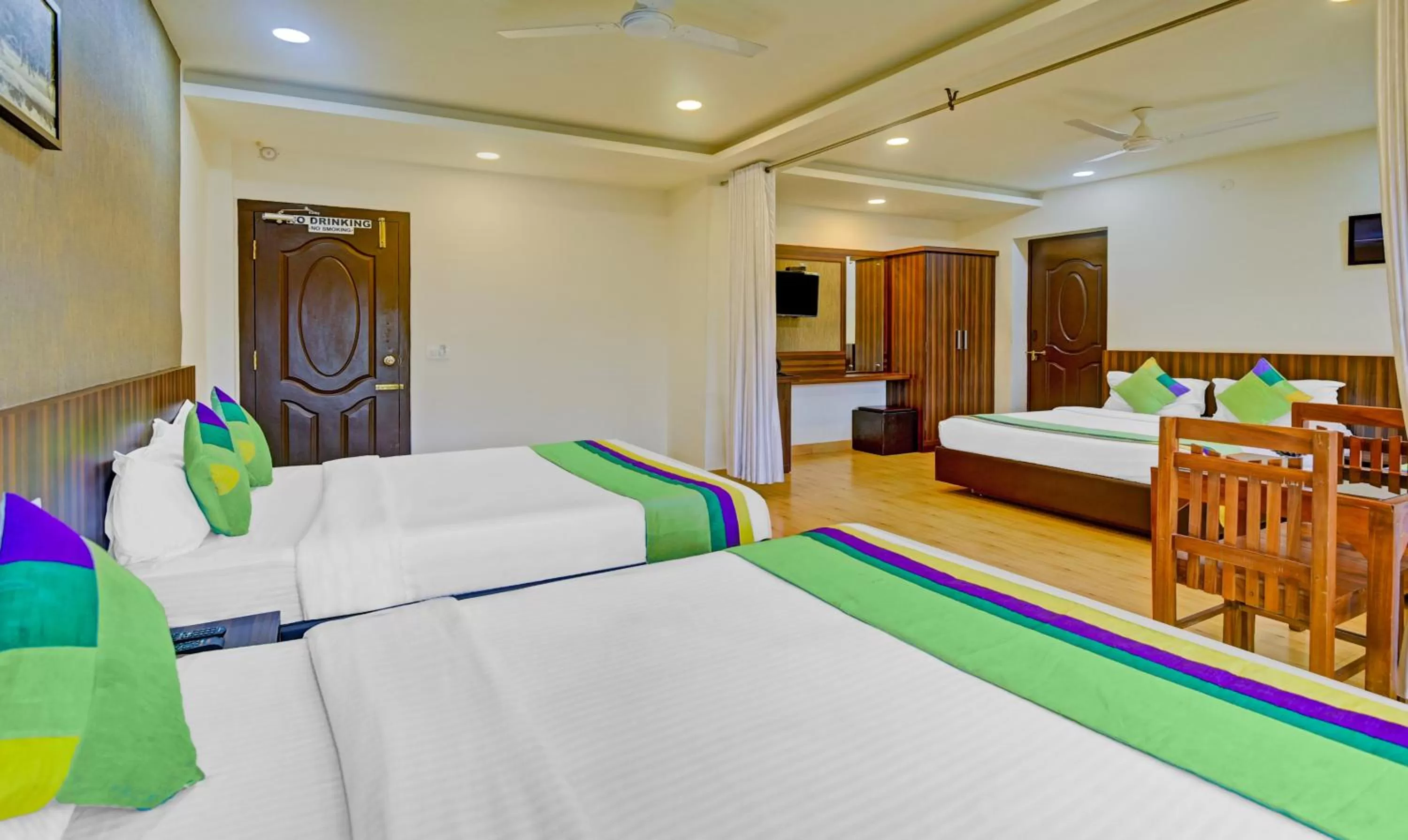 Bedroom, Bed in Itsy Hotels Igloo Residency Raja Seat