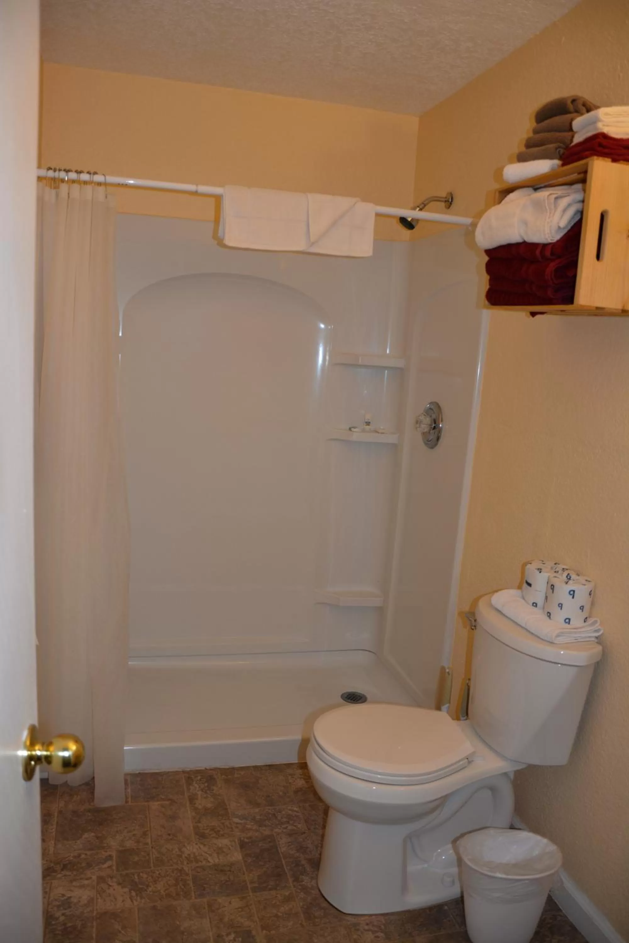 Camp Mack Lodge, Marina & RV Resort