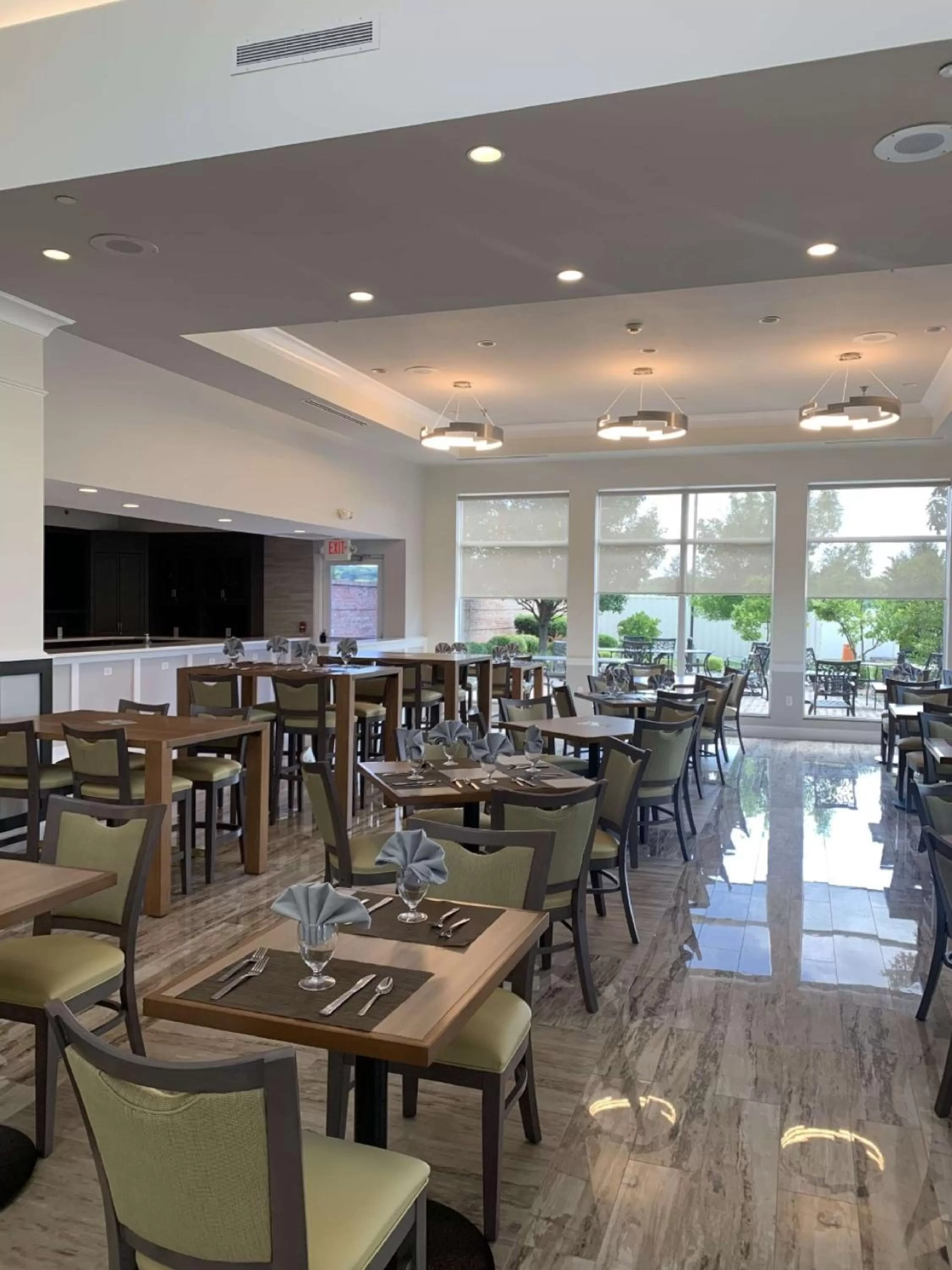 Restaurant/places to eat in Hilton Garden Inn Columbia